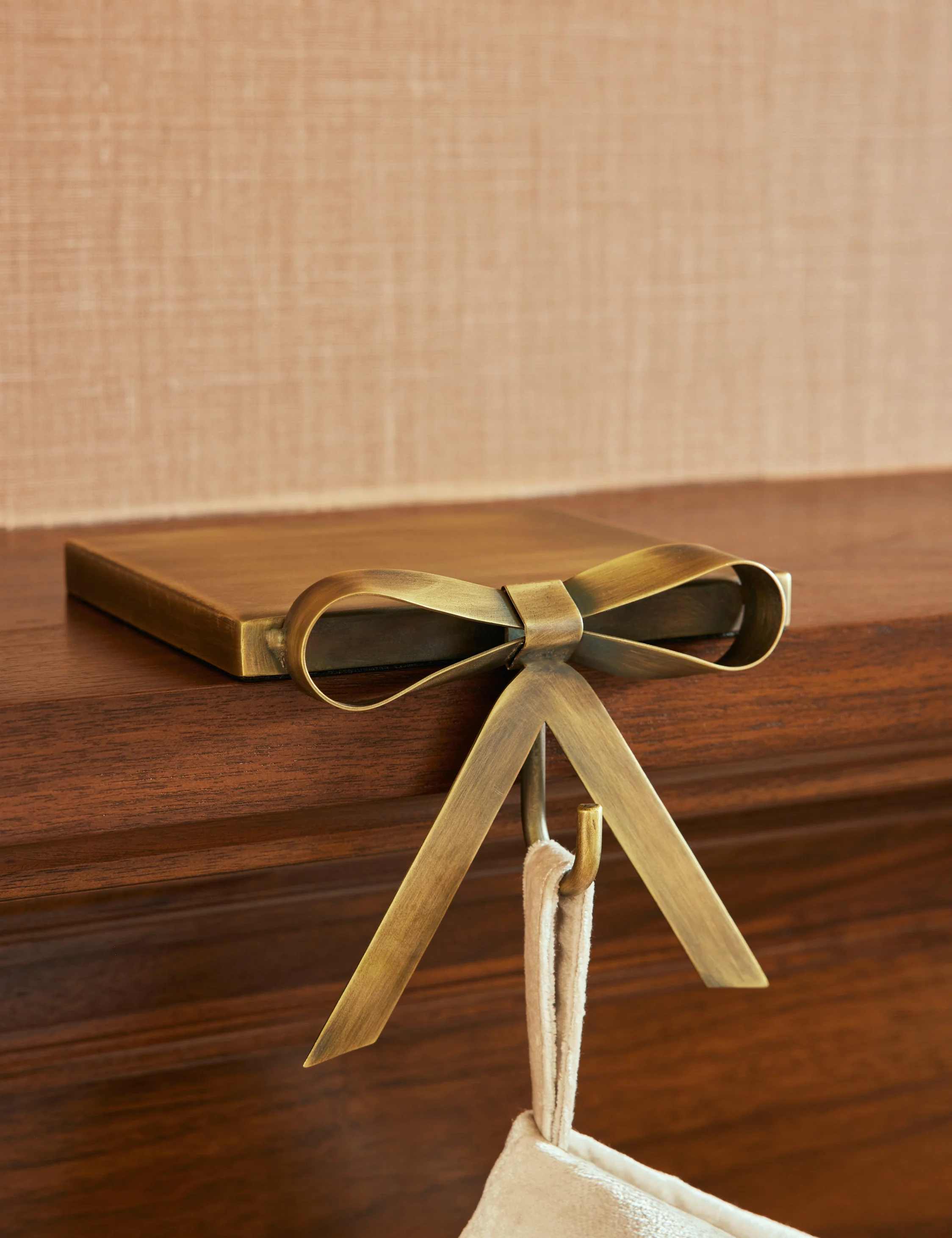 Adea Stocking Holder - Image 2