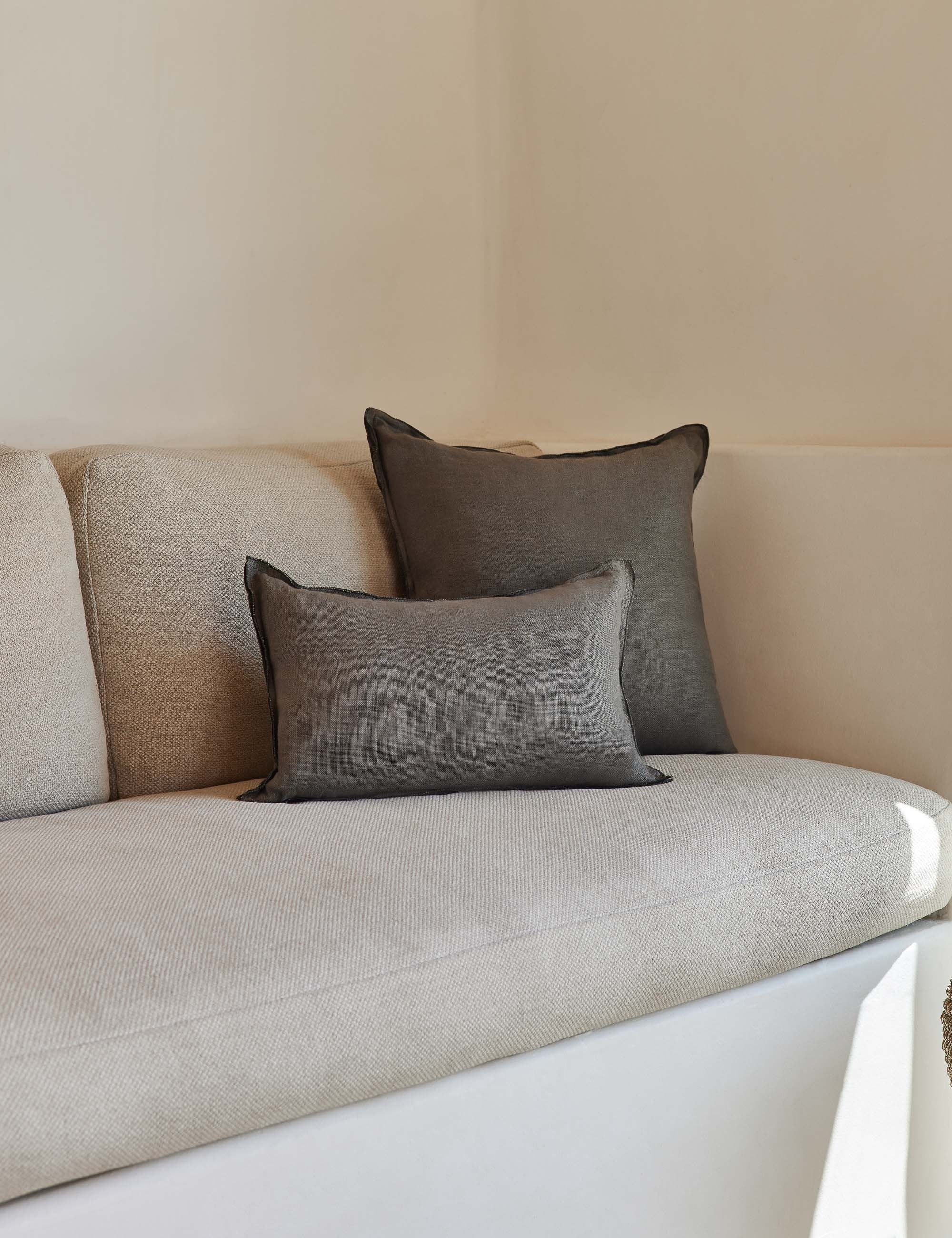 Arlo Linen Pillow - Image 15