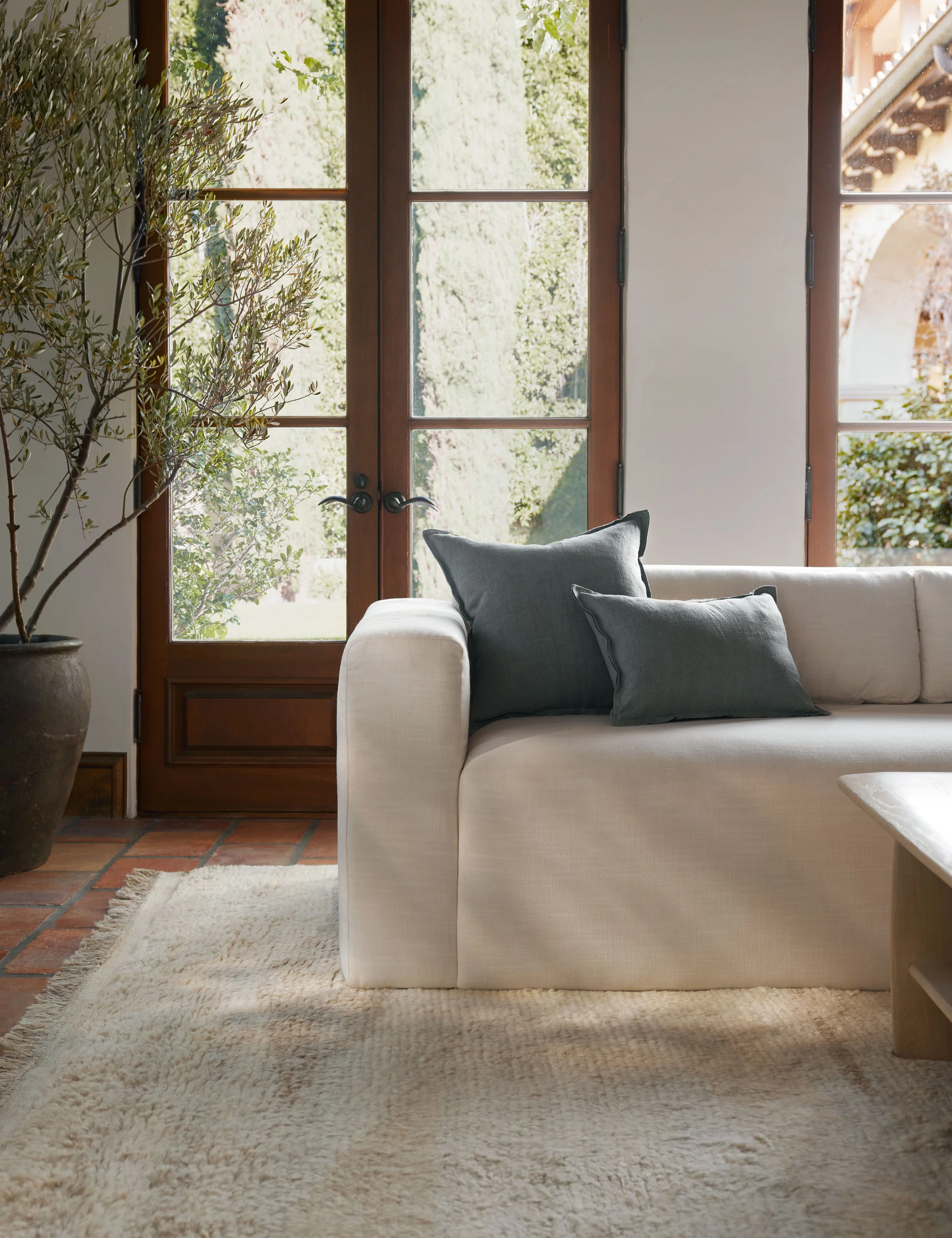 Arlo Linen Pillow - Image 97