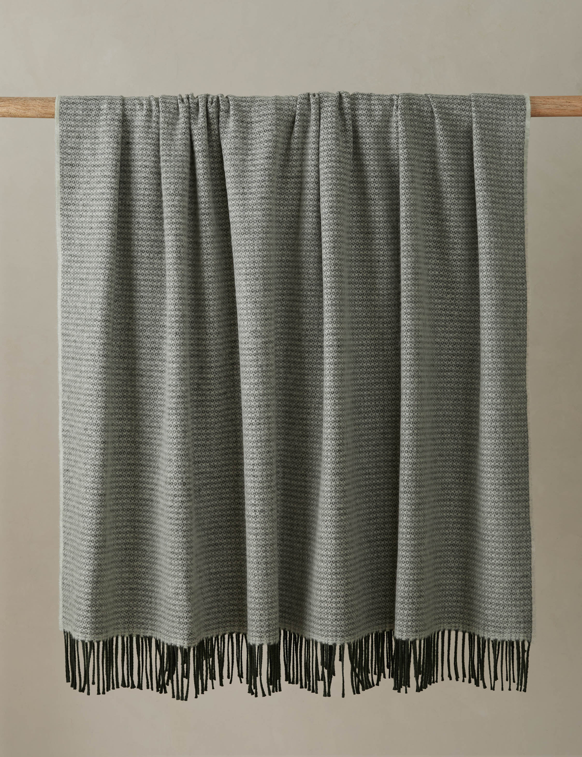 Beaumont Lambswool Throw - Image 3