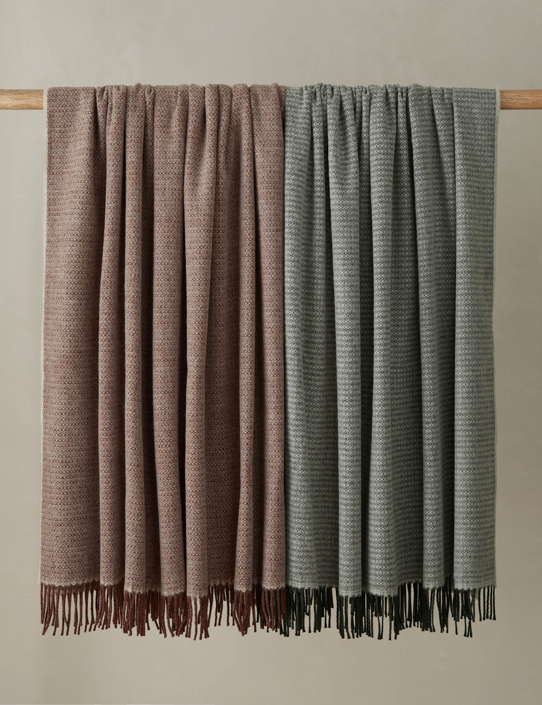 Beaumont Lambswool Throw - Image 5