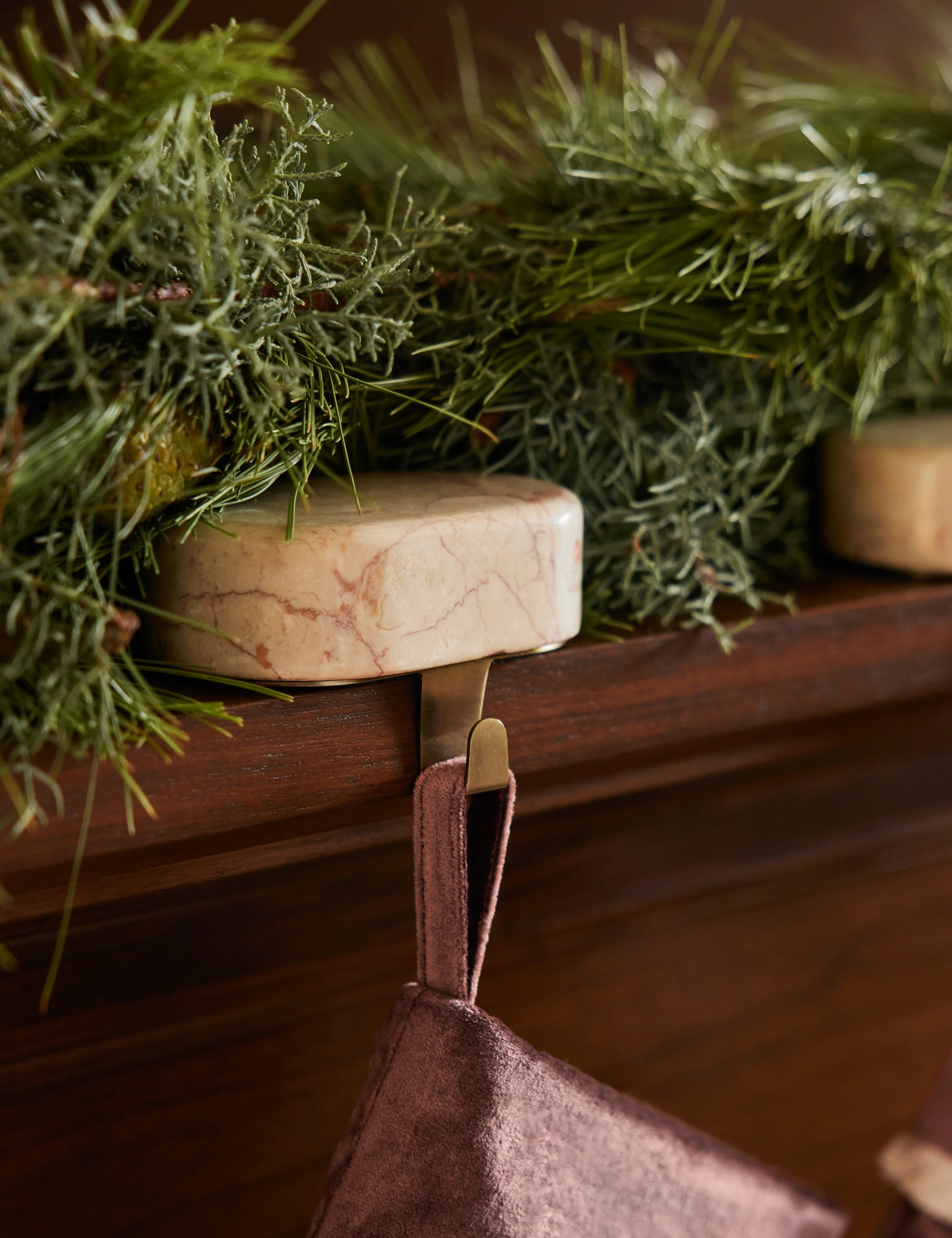Bertram Stocking Holder - Image 9
