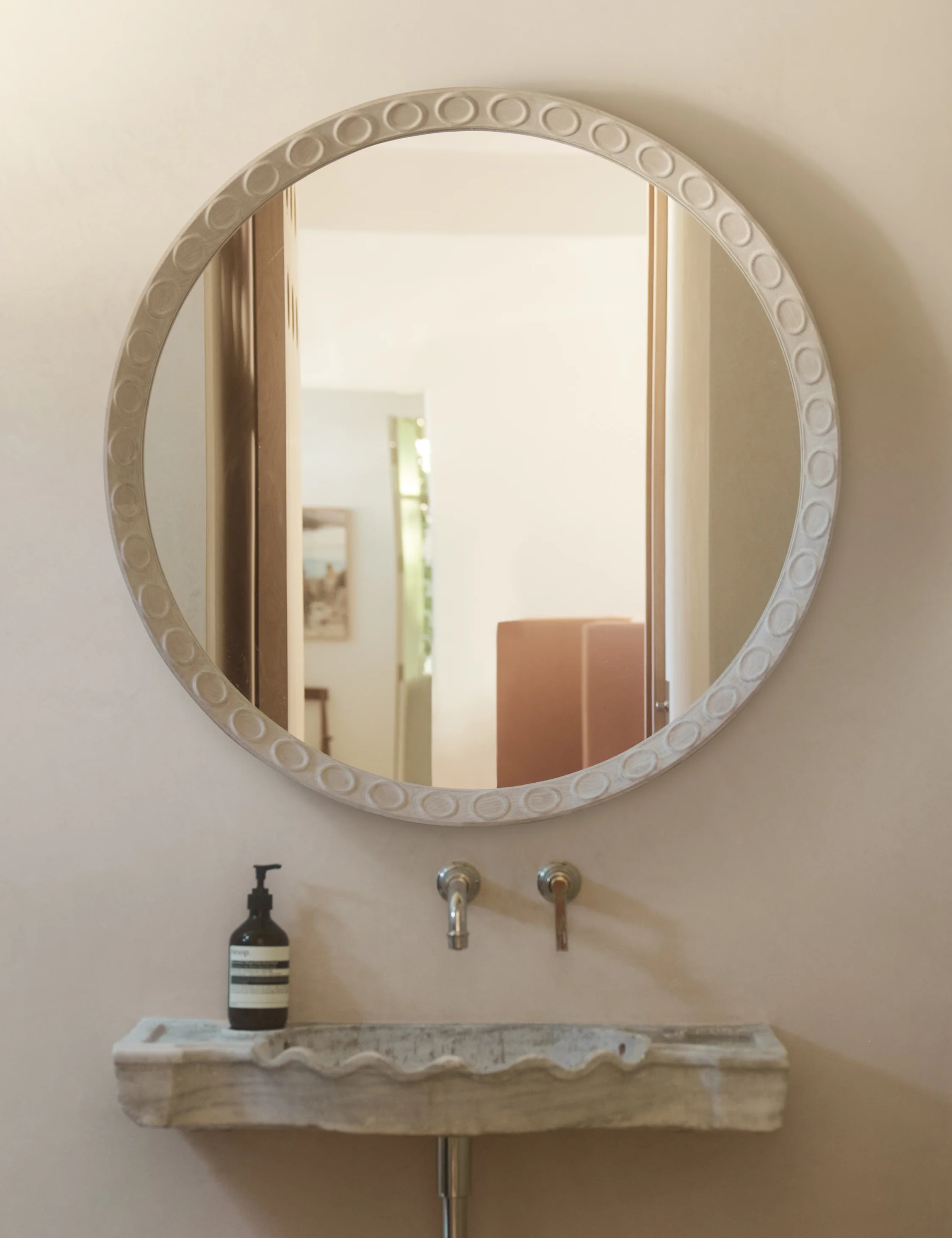 Correa Round Mirror - Image 4