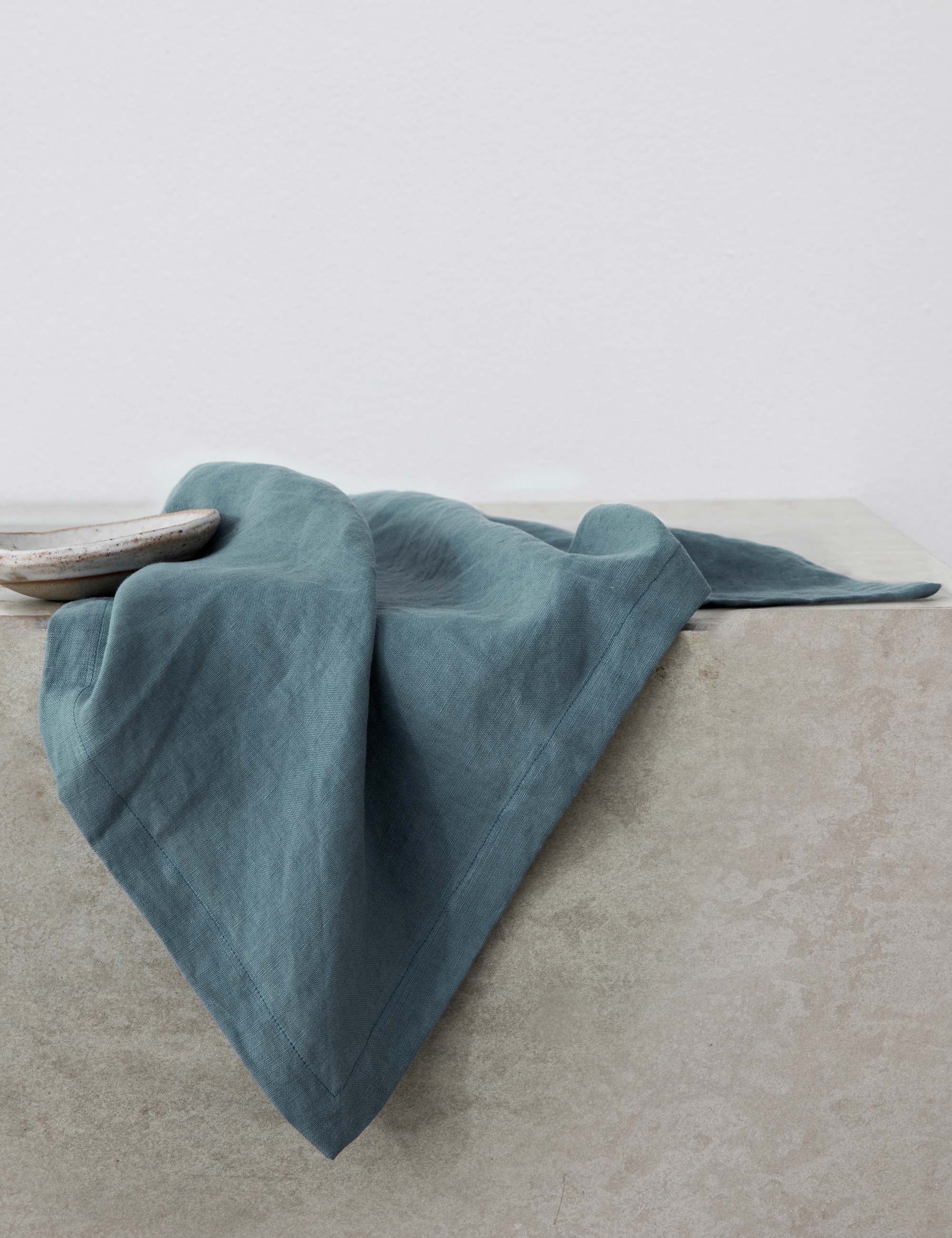 Linen Table Napkins (Set of 4) by Cultiver - Image 3