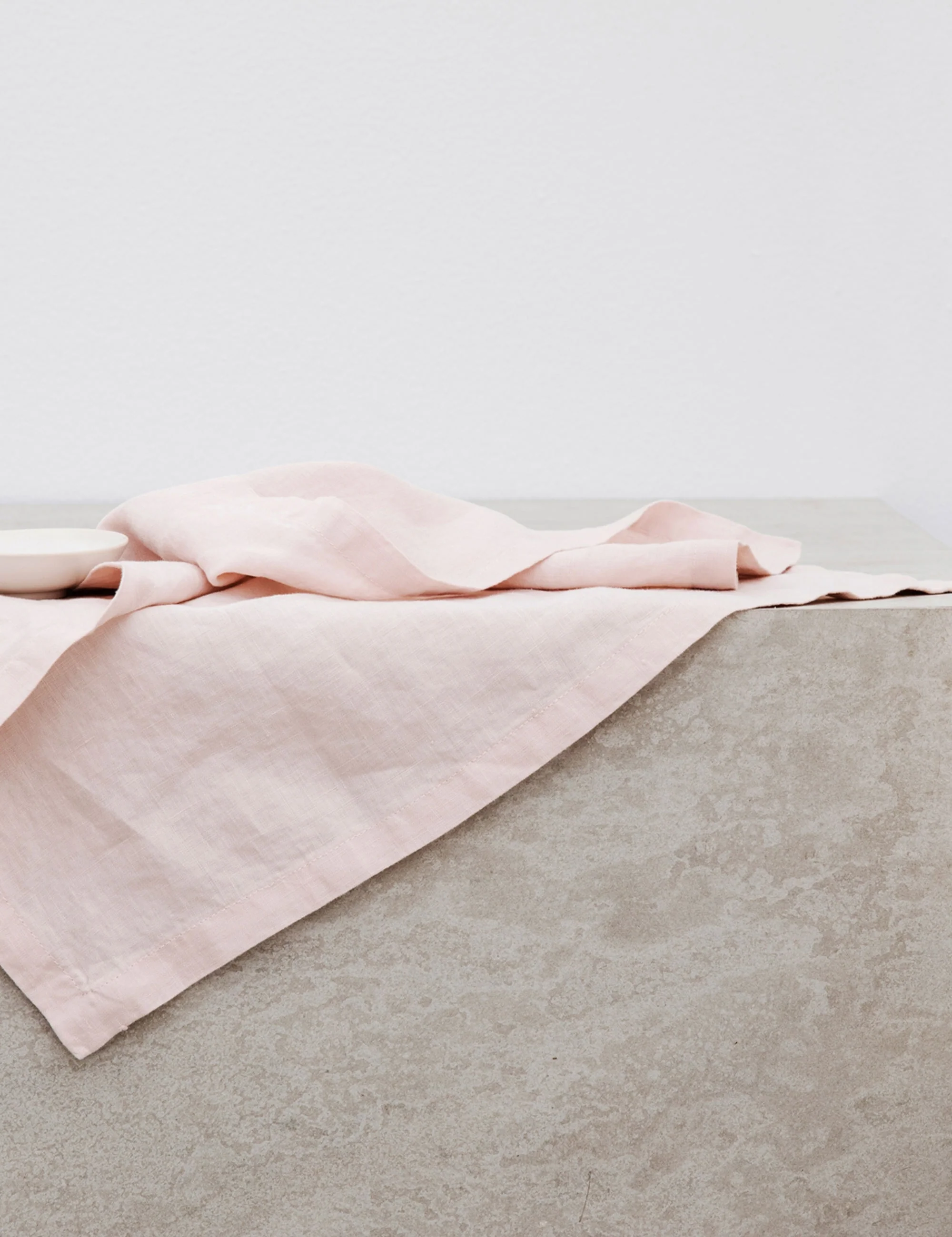 Linen Table Napkins (Set of 4) by Cultiver - Image 4
