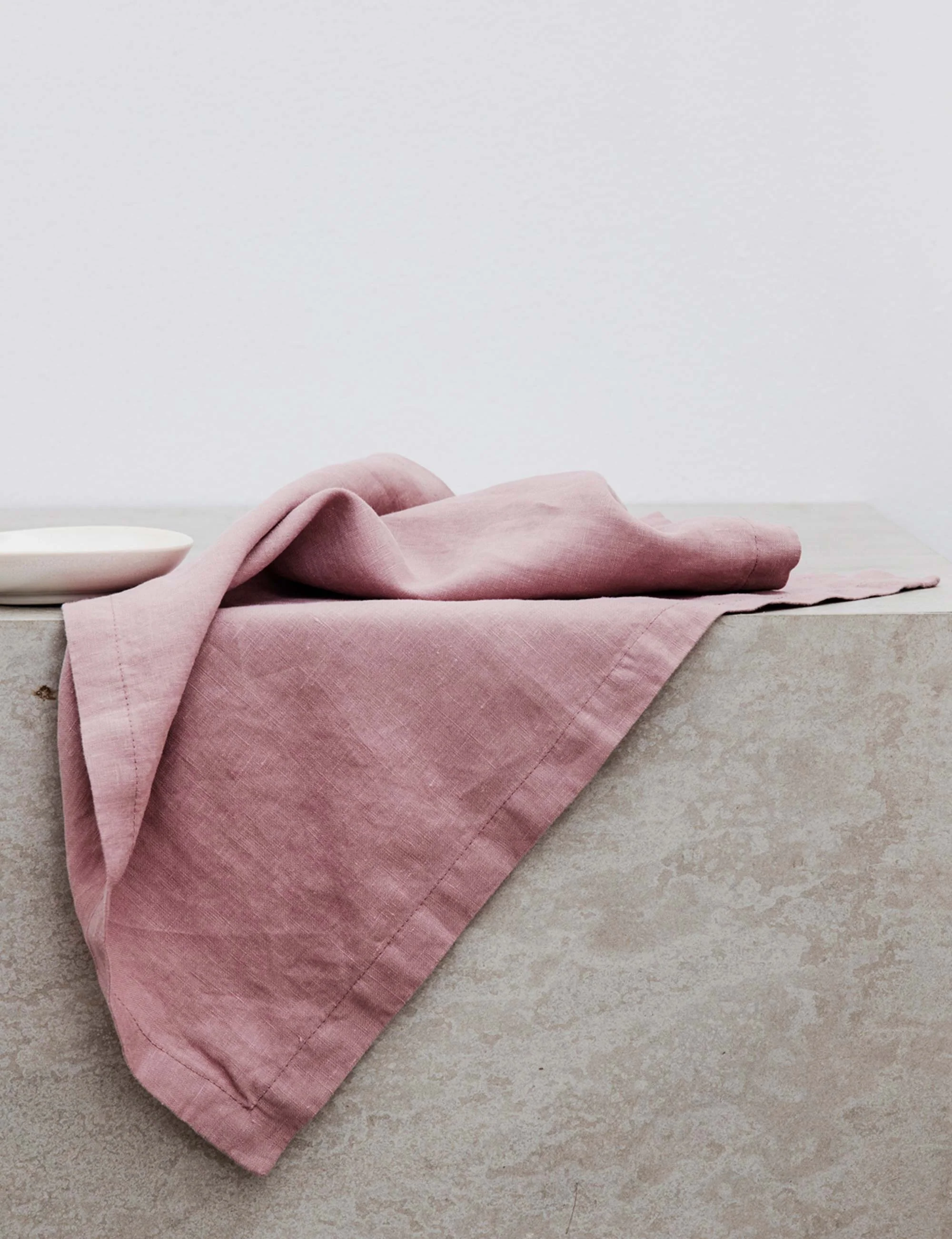 Linen Table Napkins (Set of 4) by Cultiver - Image 7