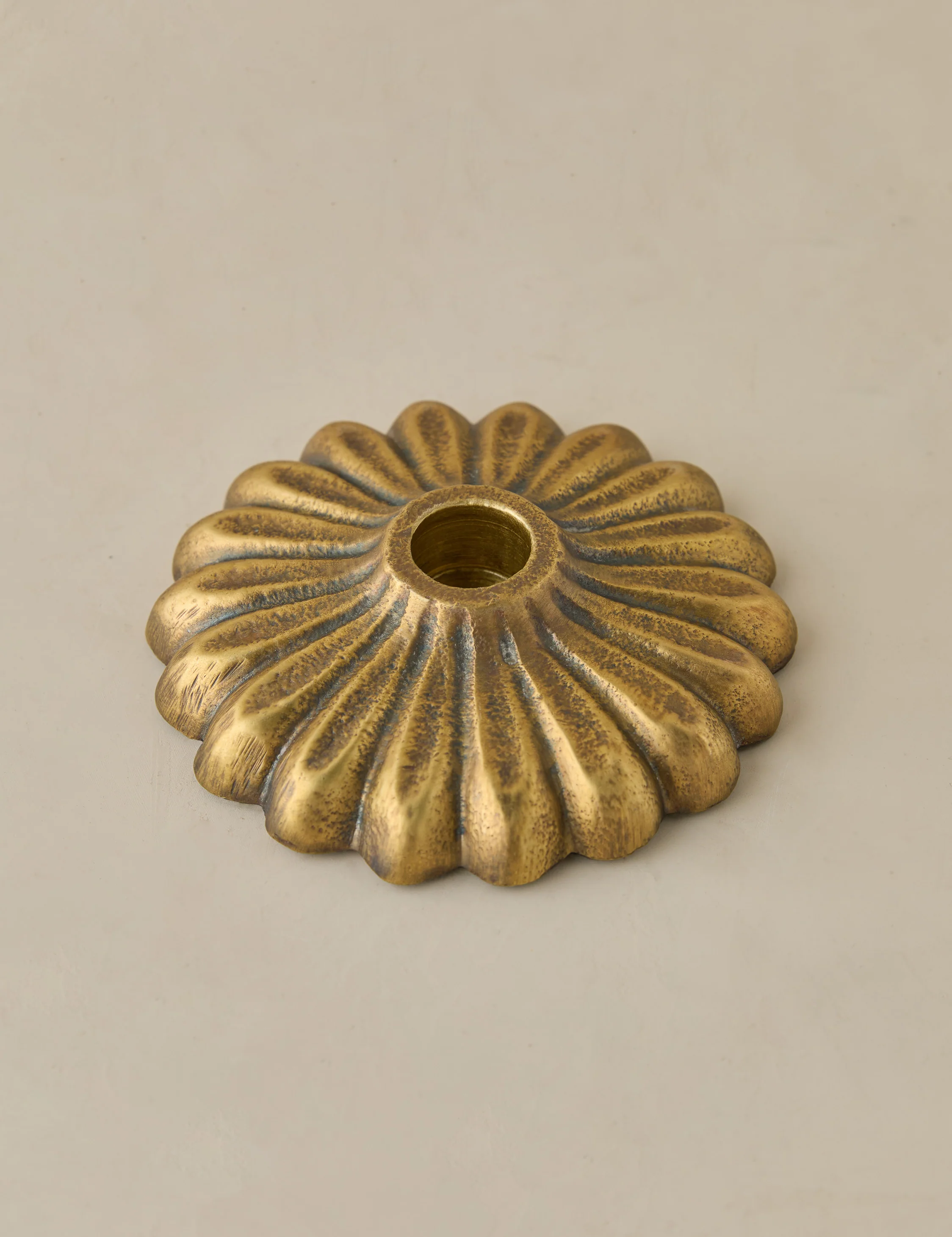 Giovanna Candle Holder - Image 4