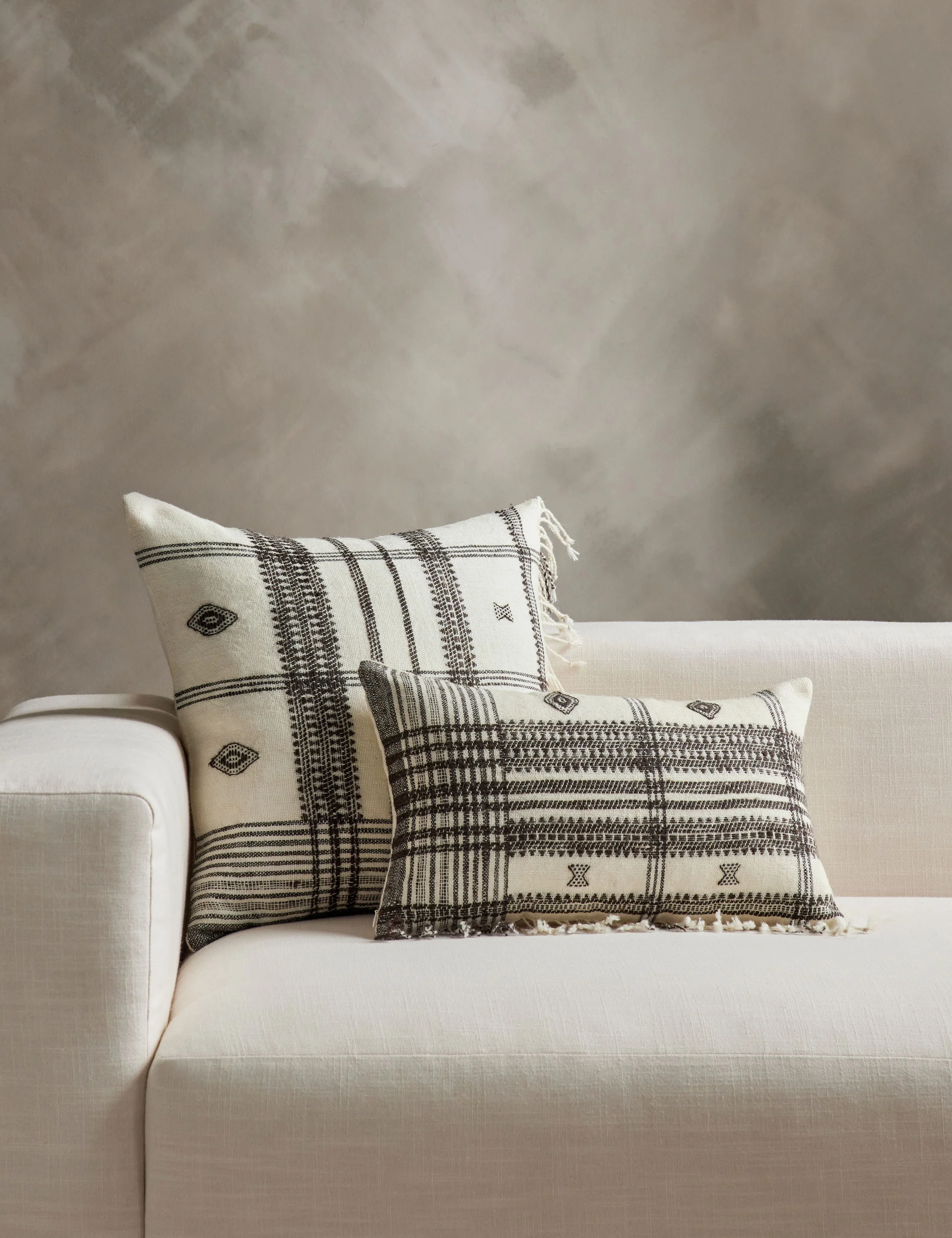 Kavia Pillow - Image 52