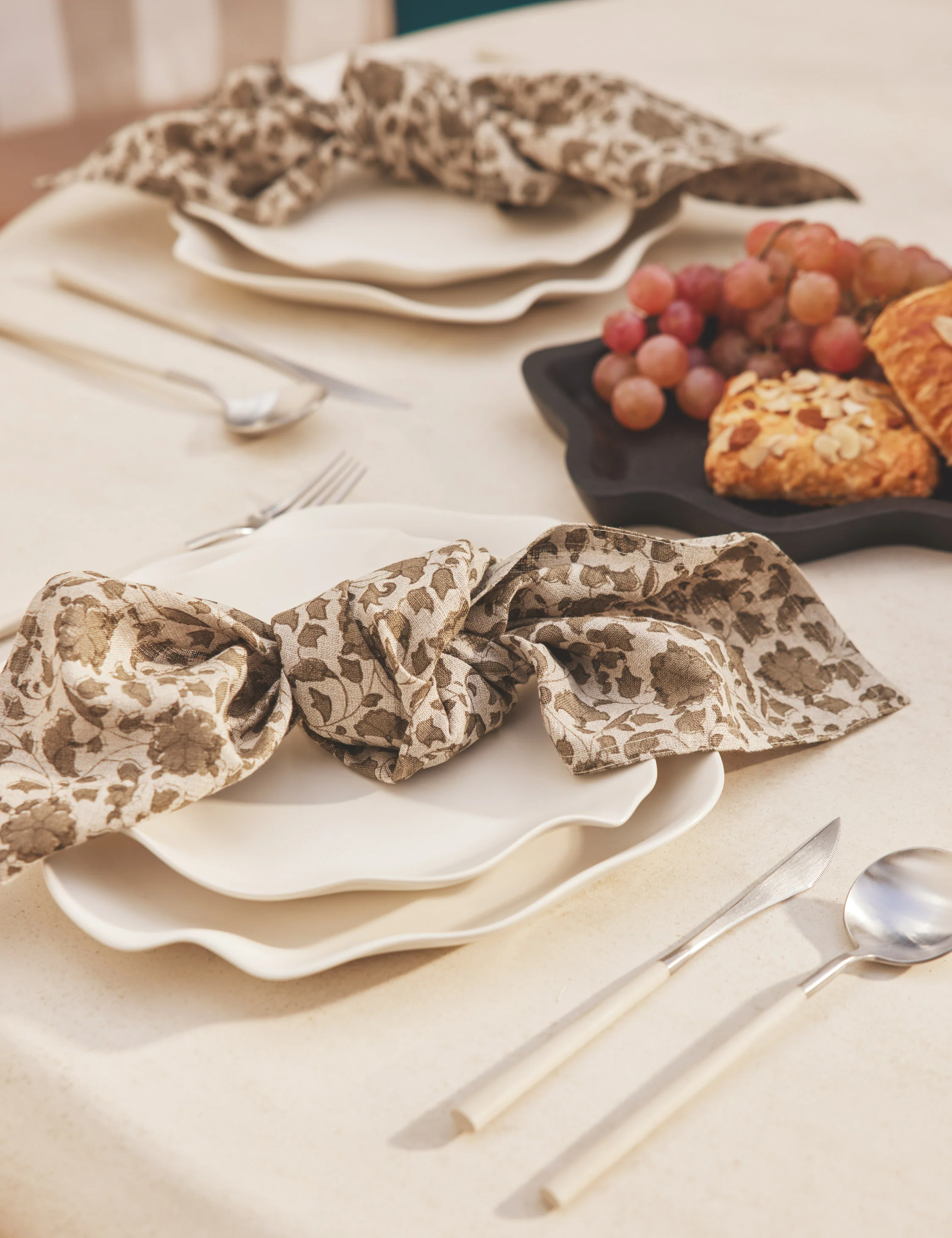 Lavelanet Table Linens - Image 9