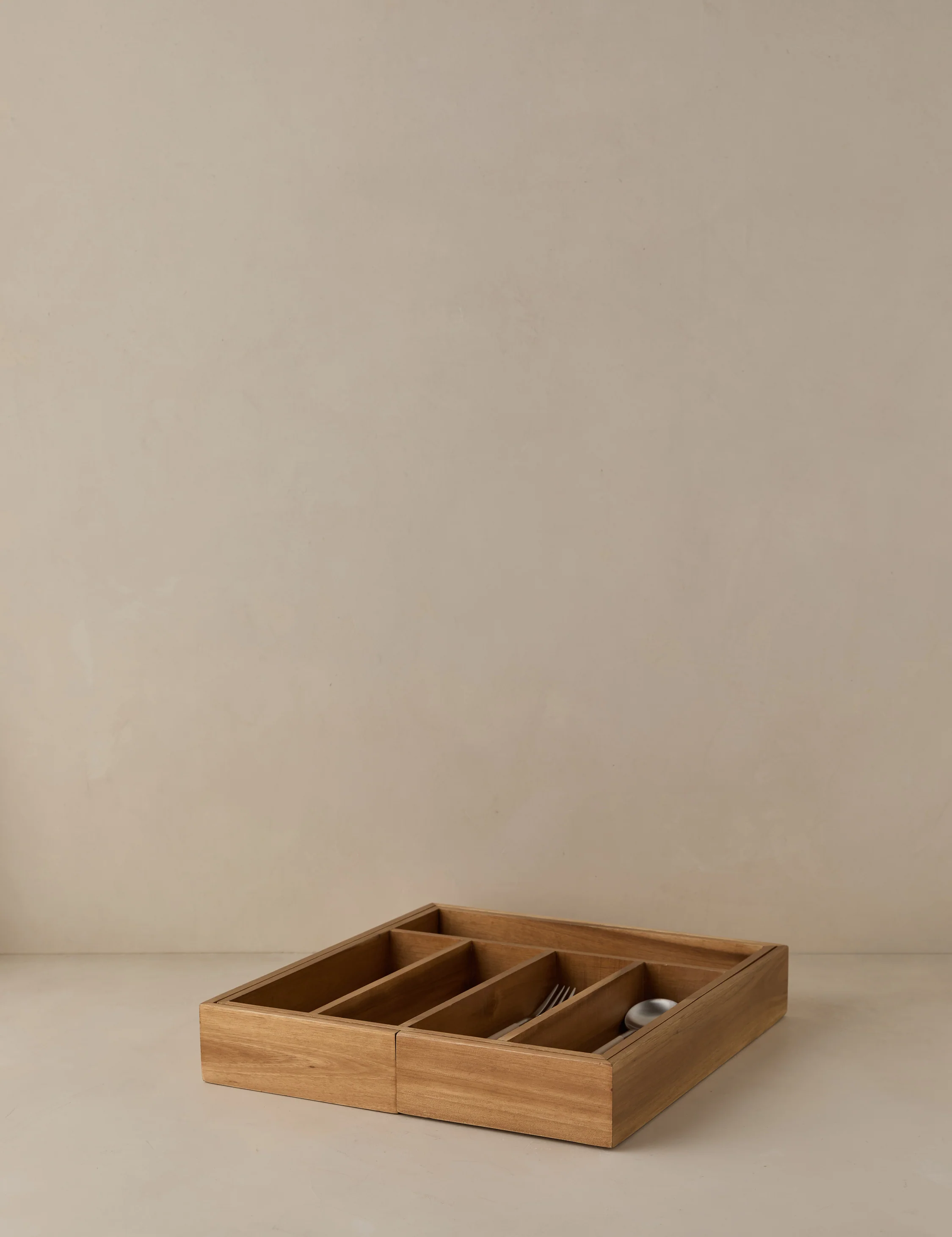 Lenz Expandable Cutlery Tray - Image 3