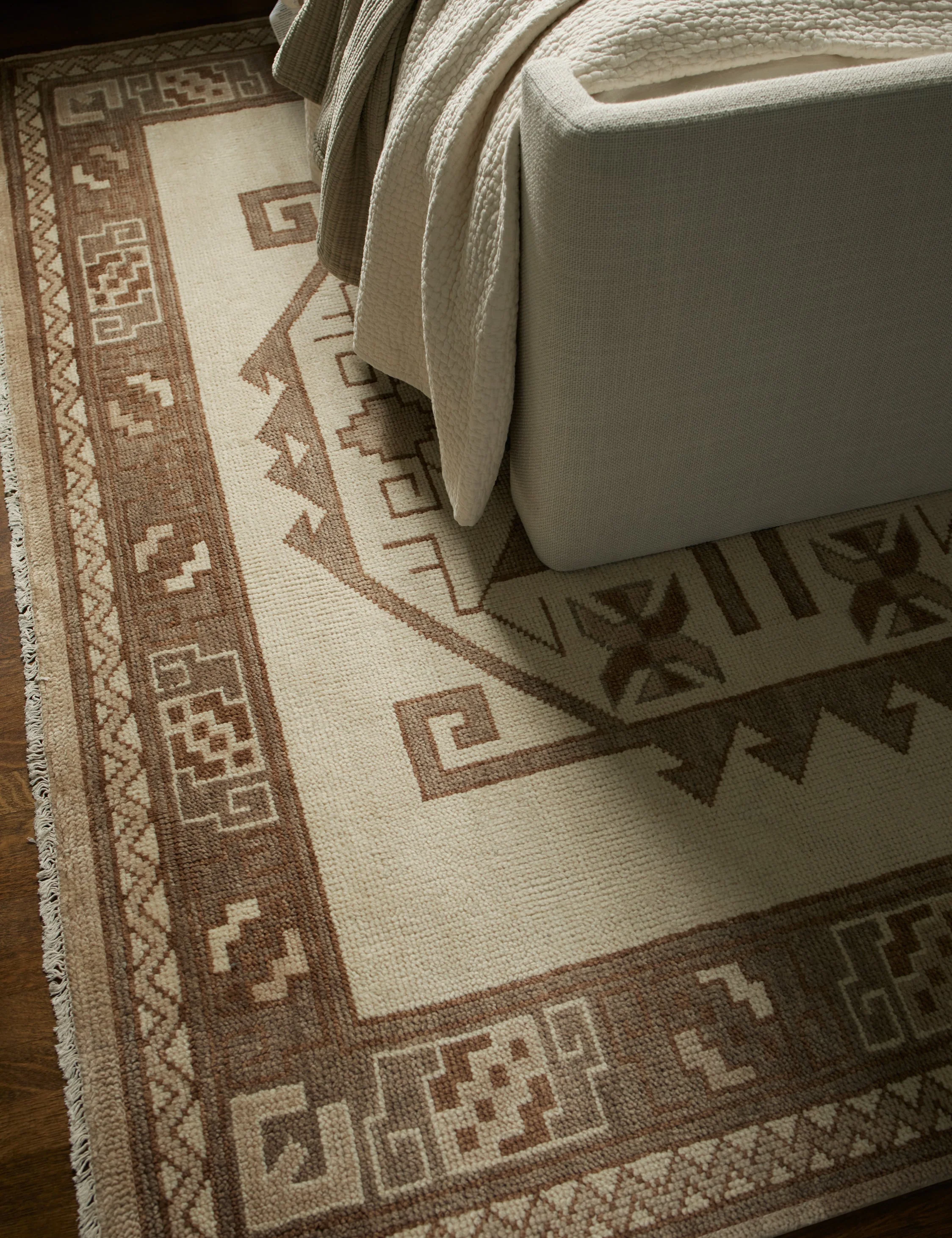 Lesi Hand-Knotted Wool Rug Swatch - Image 4