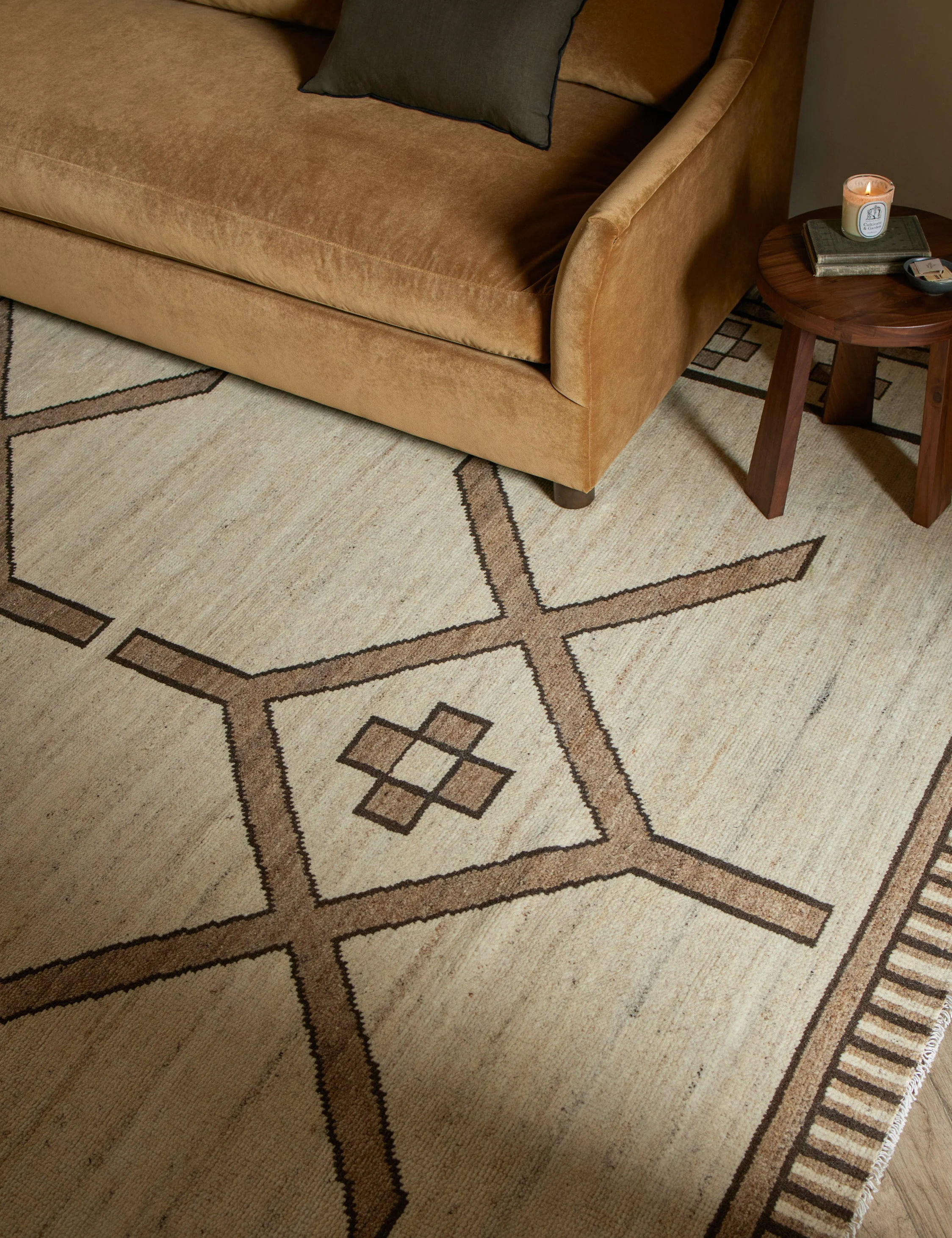 Leyli Hand-Knotted Wool Rug Swatch