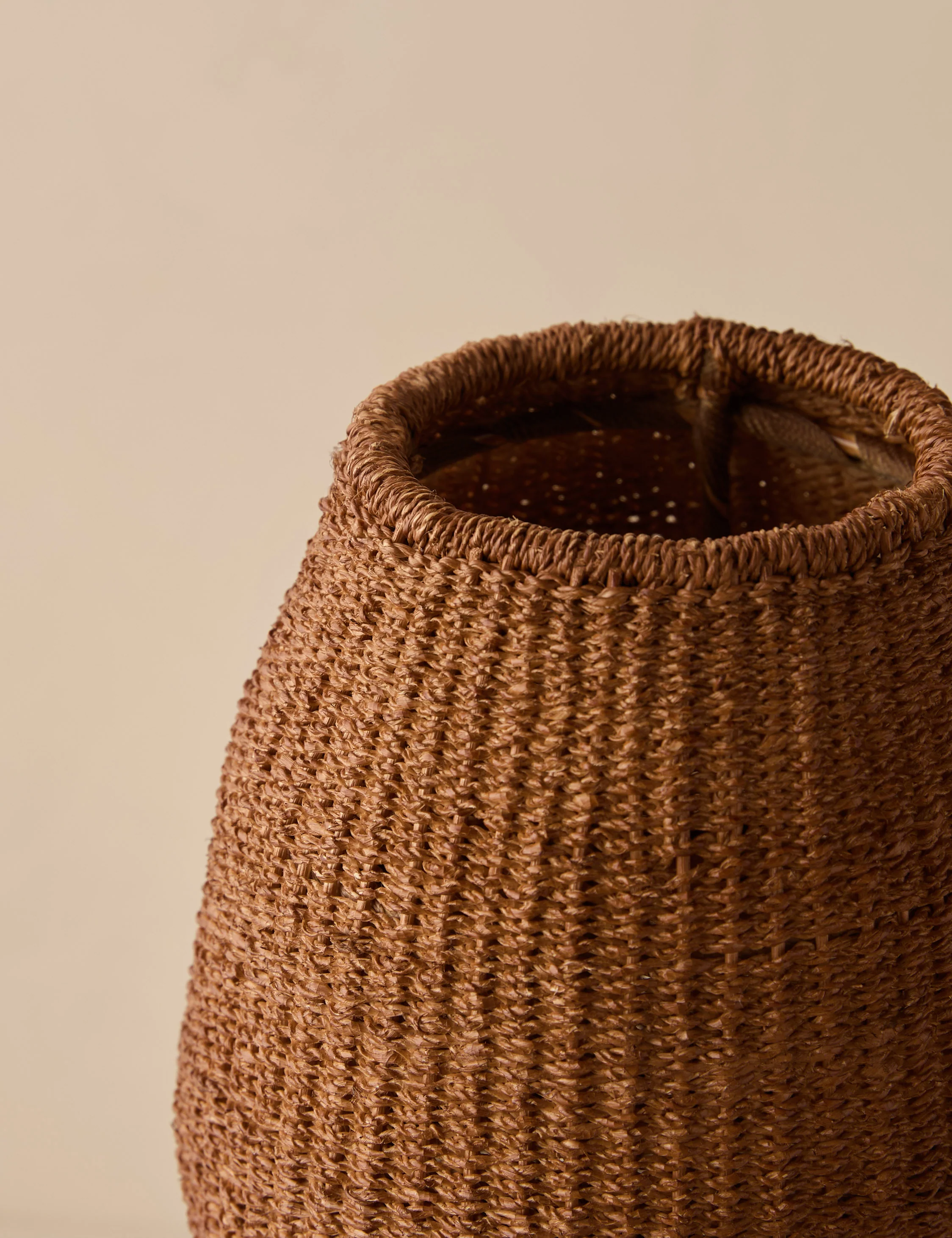 Lilia Decorative Tabletop Vase - Image 17