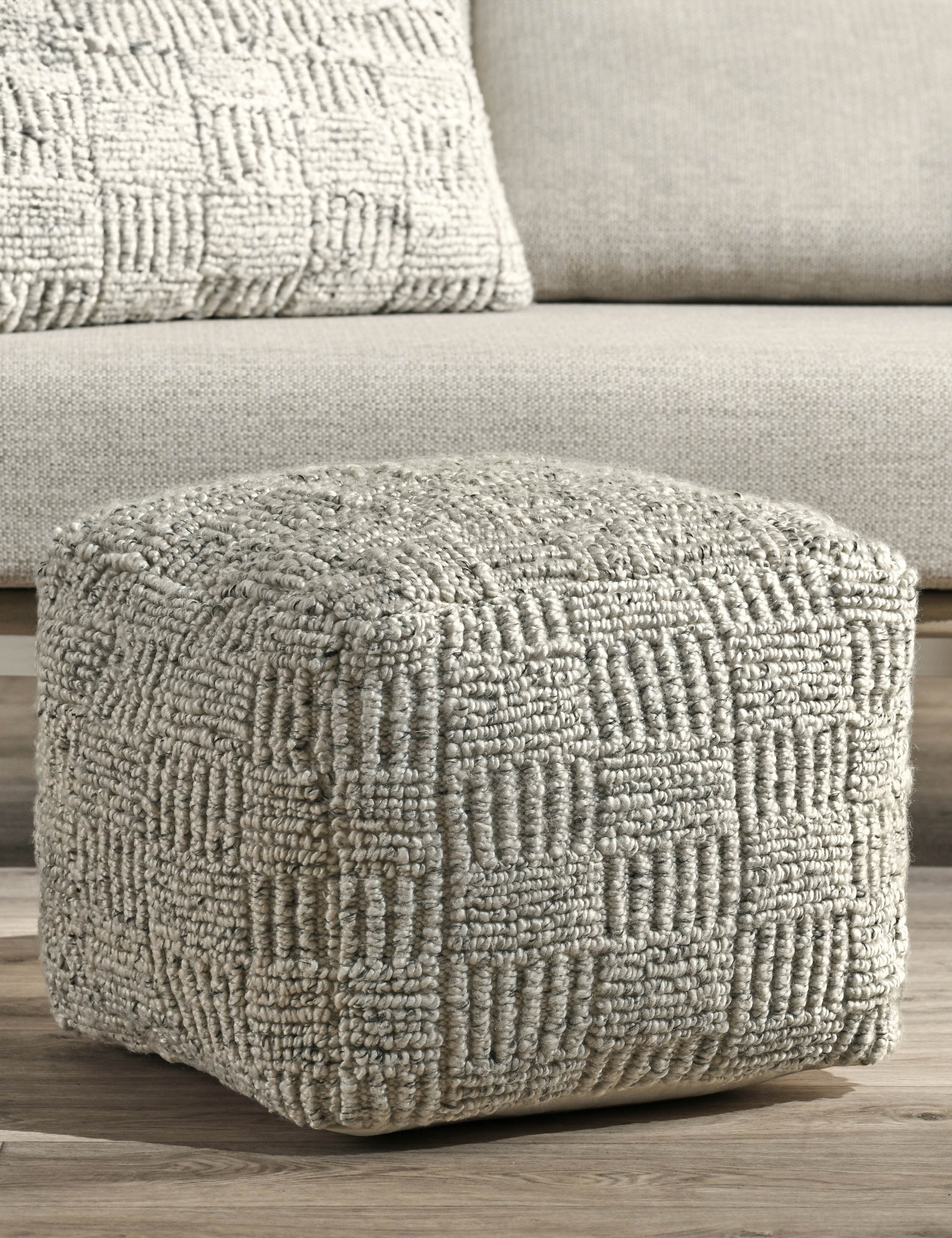 Linzy Pouf - Image 2