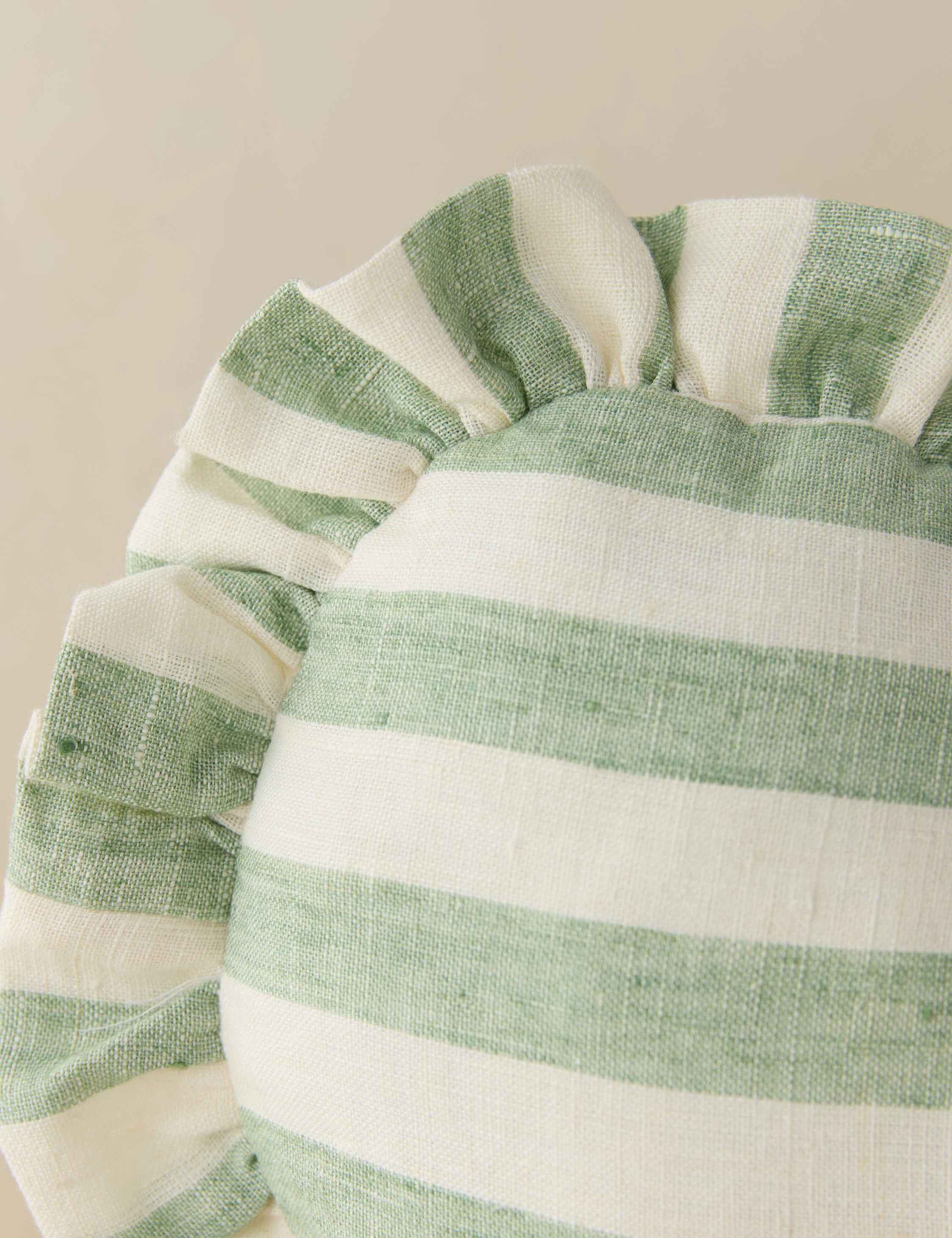 Amaroso Linen Heart Pillow - Image 3