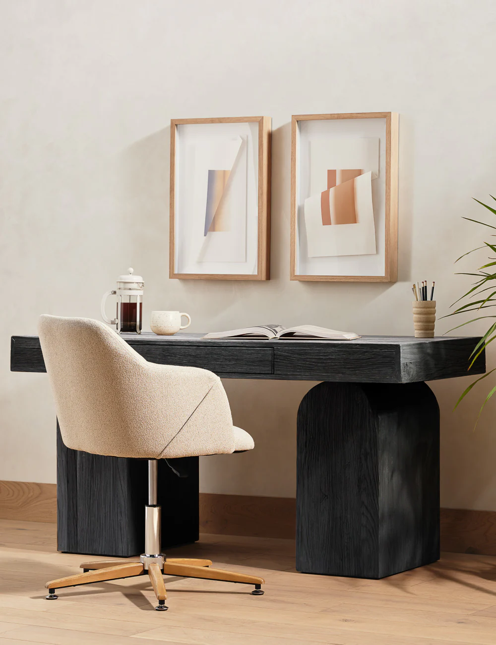Mags Desk - Image 11
