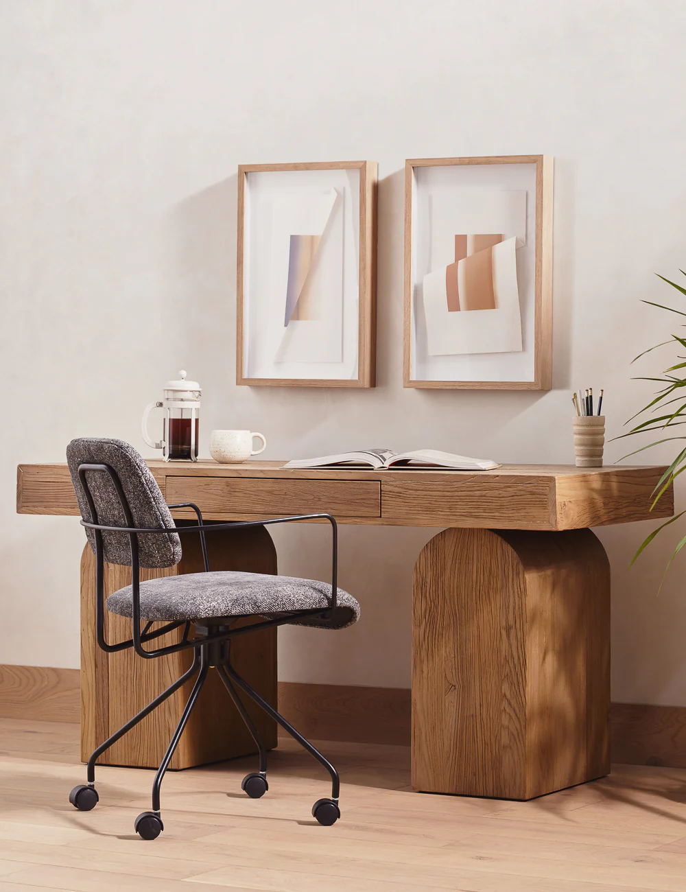 Mags Desk - Image 2