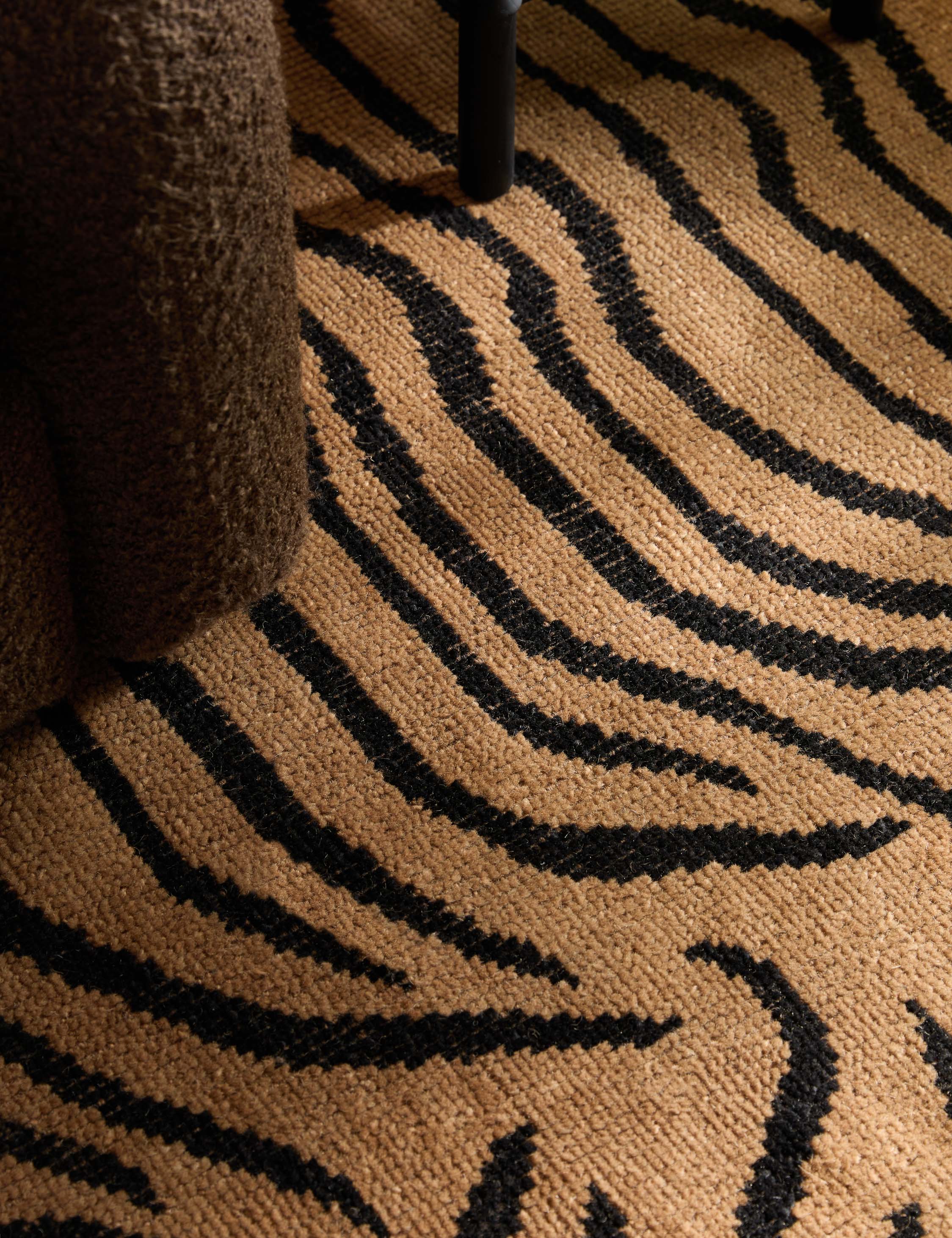Makeda Hand-Knotted Wool Rug - Image 5