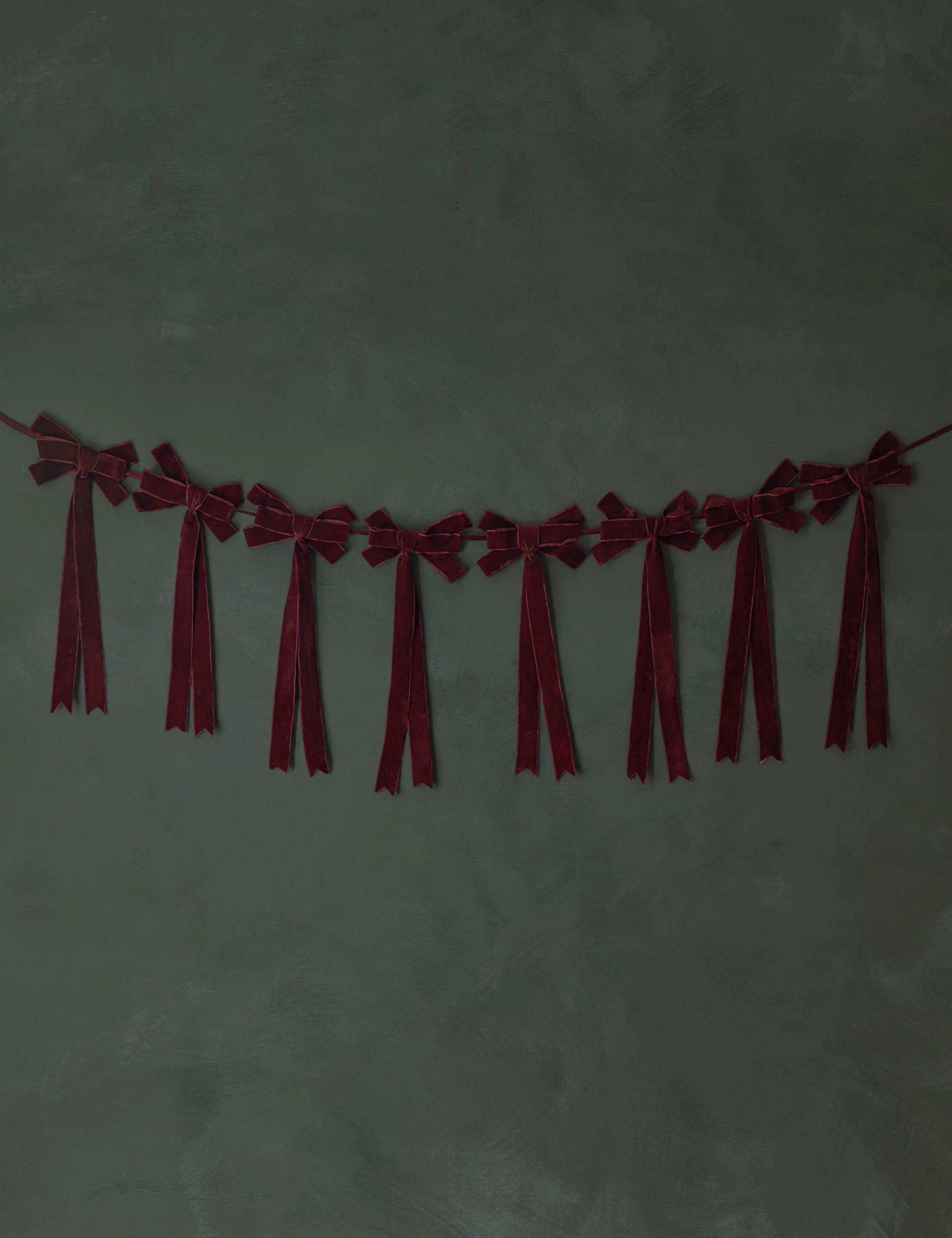 Mauree Velvet Garland - Image 2