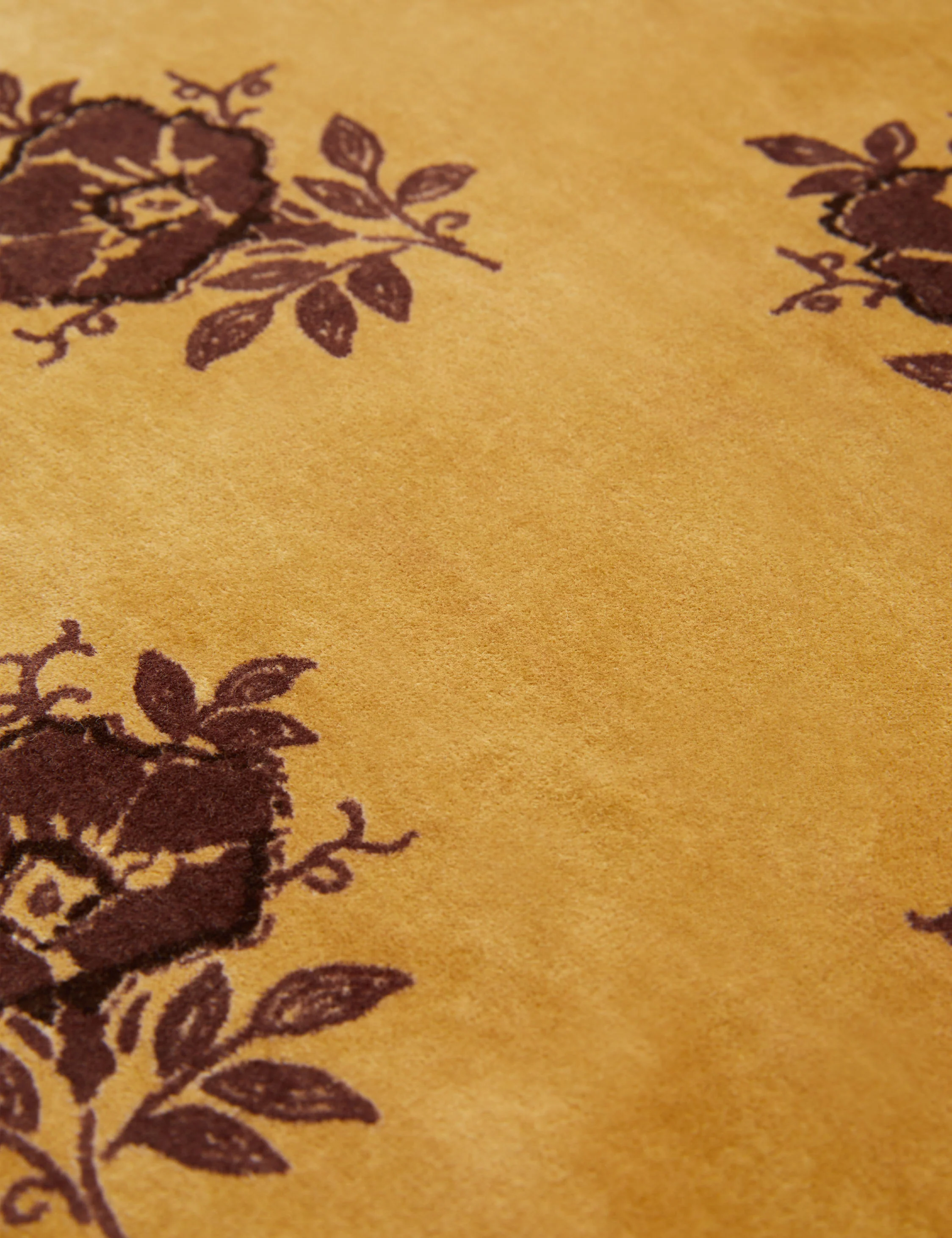 Montreal Velvet Tree Skirt - Image 5