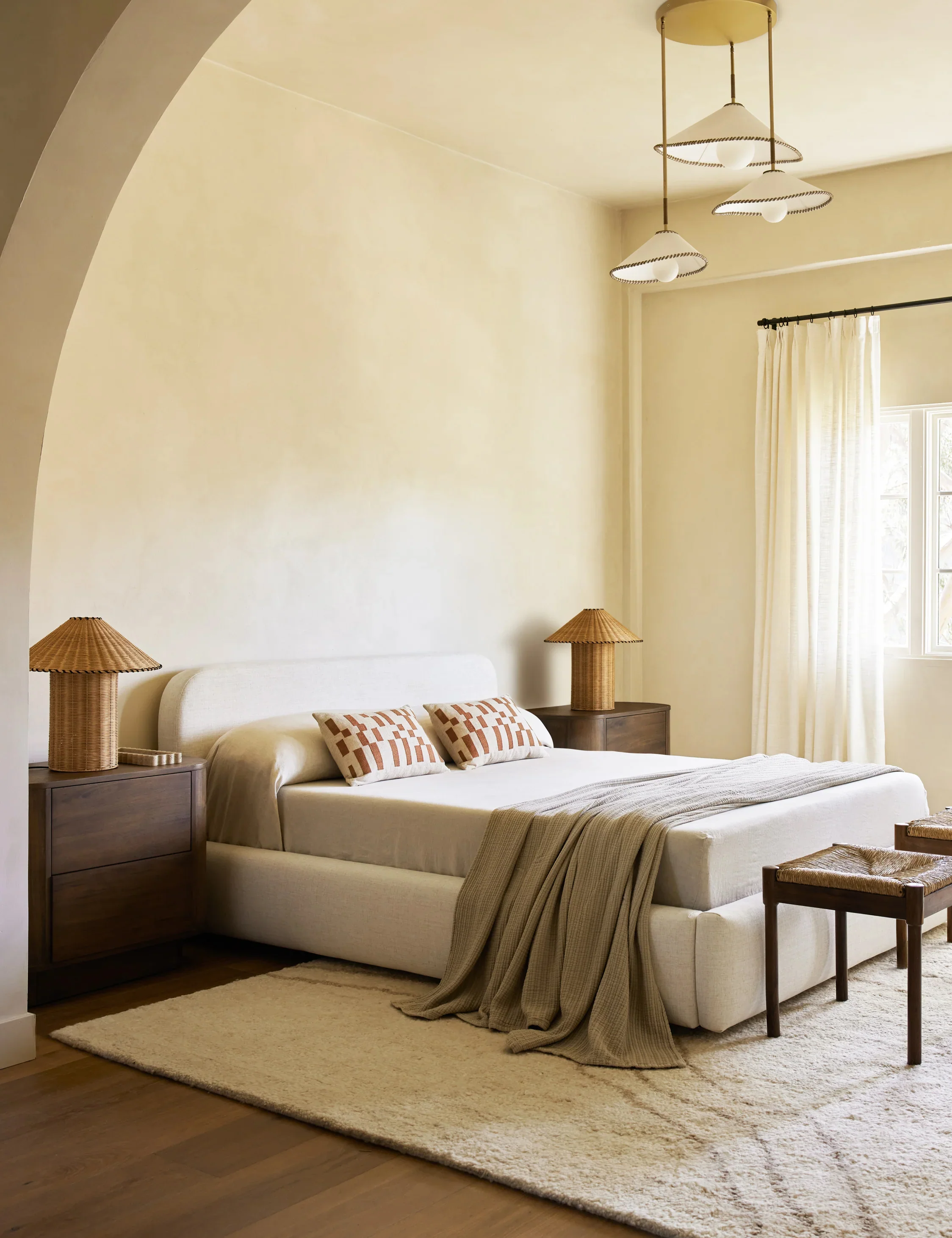 Nabiha Platform Bed - Image 49