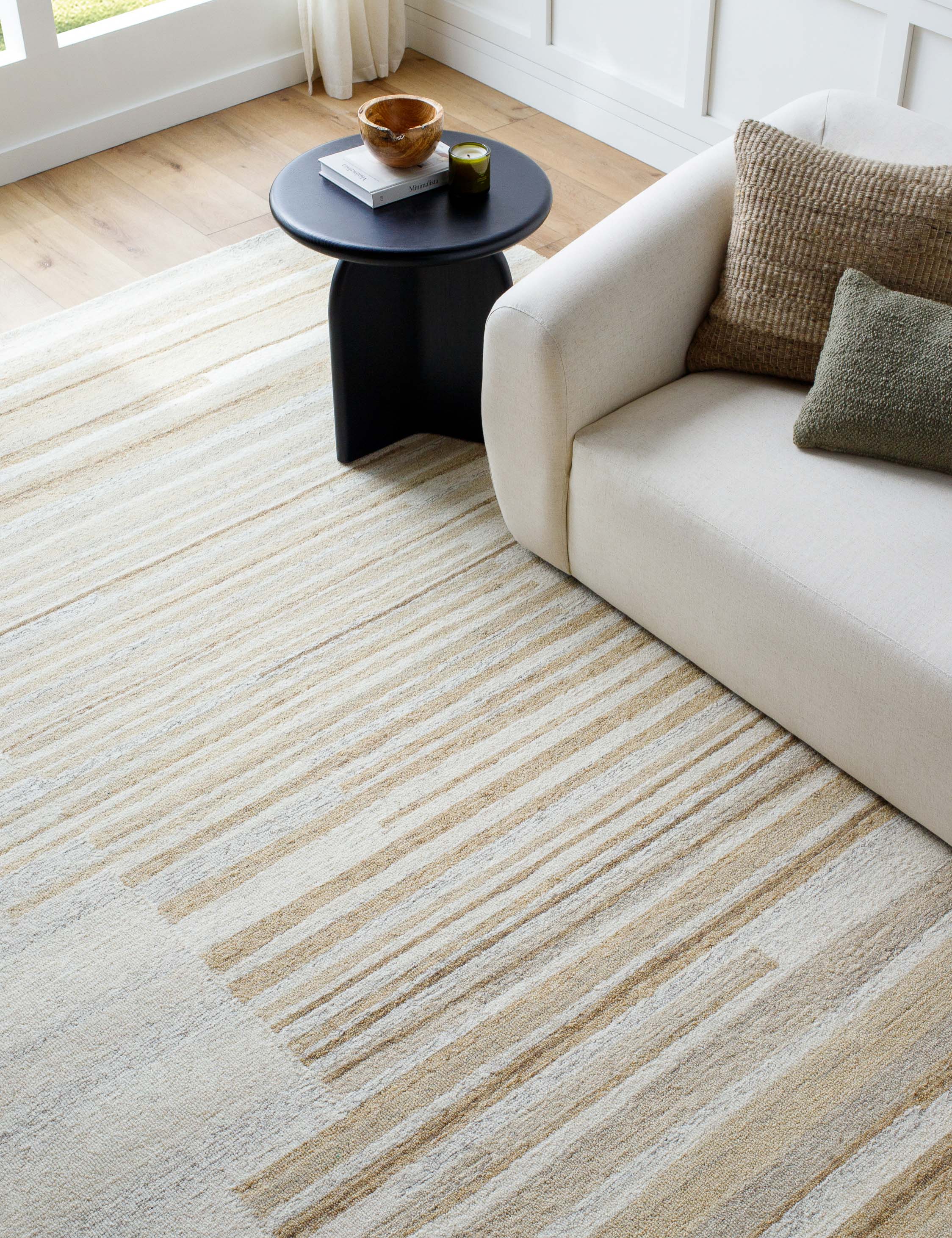Oshman Hand-Tufted Wool Morrocan Style Rug - Image 3