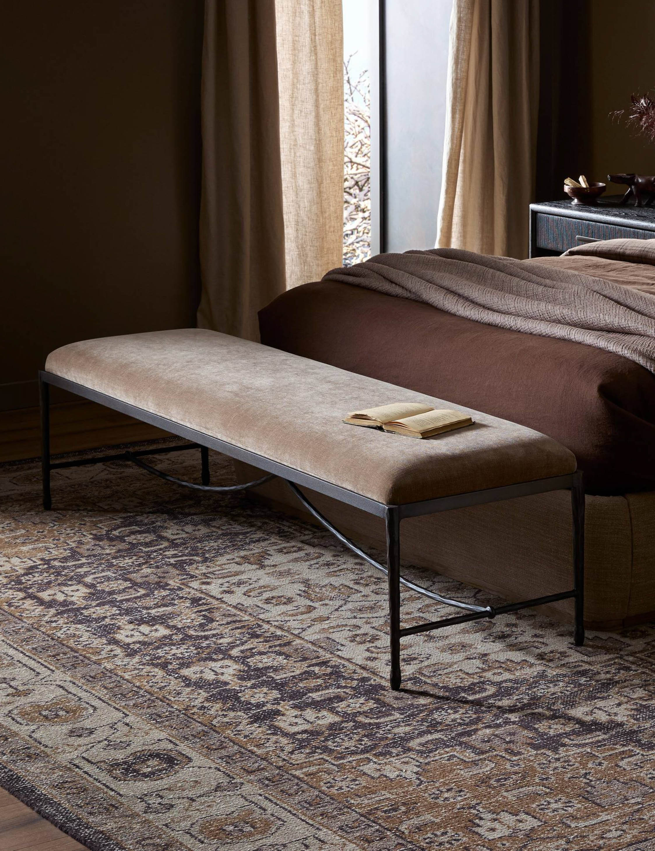 Perlaza Bench