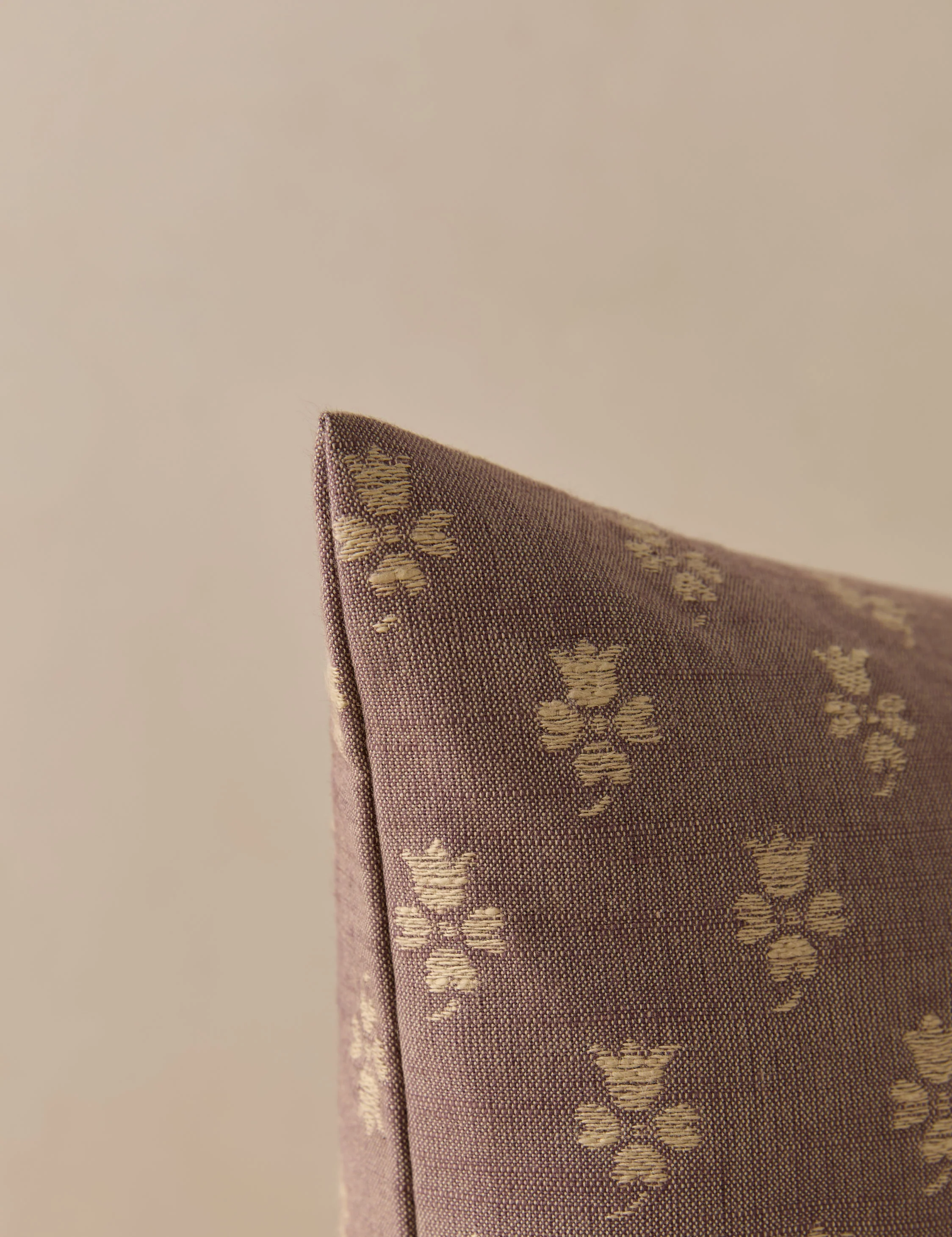 Romaric Jacquard Pillow - Image 5