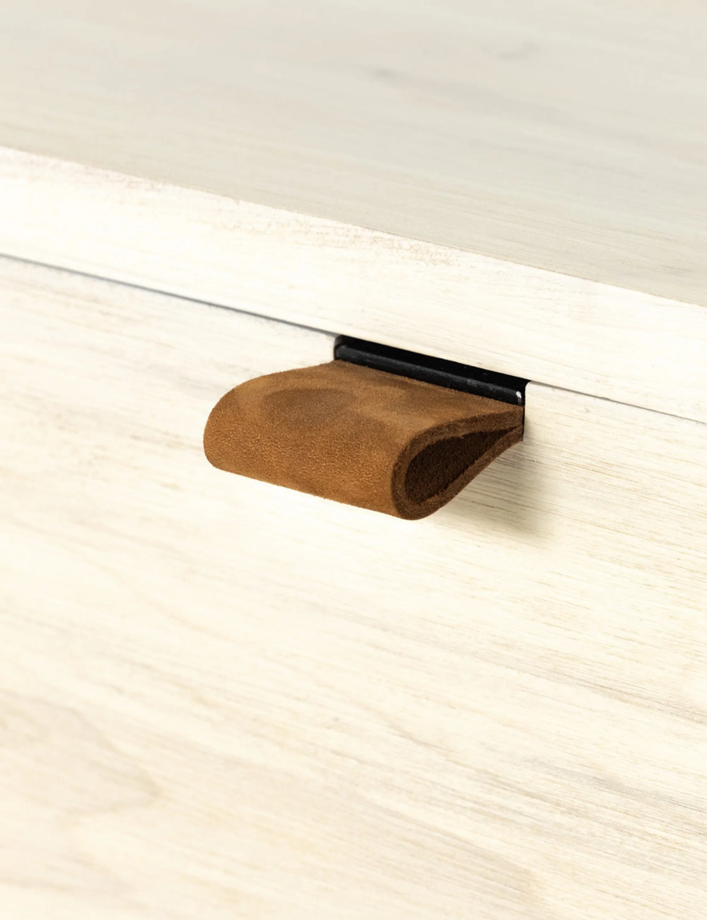 Rosamonde 7-Drawer Dresser - Image 12