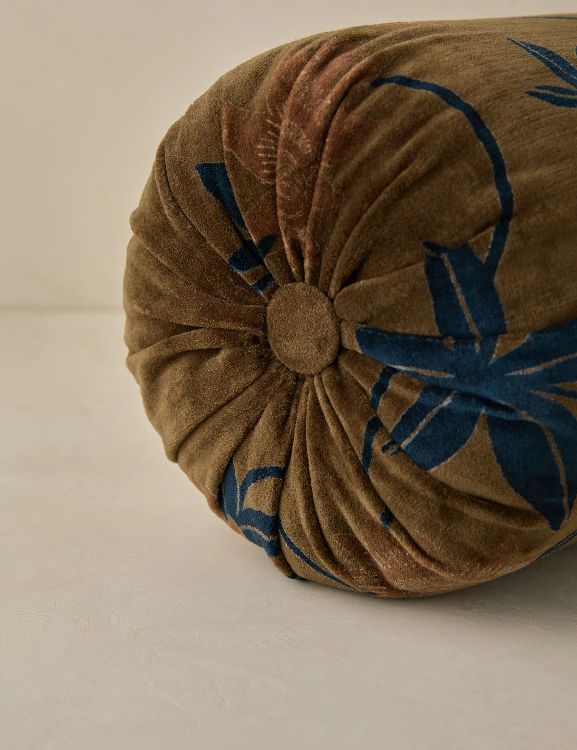 Royce Velvet Pillow - Image 17