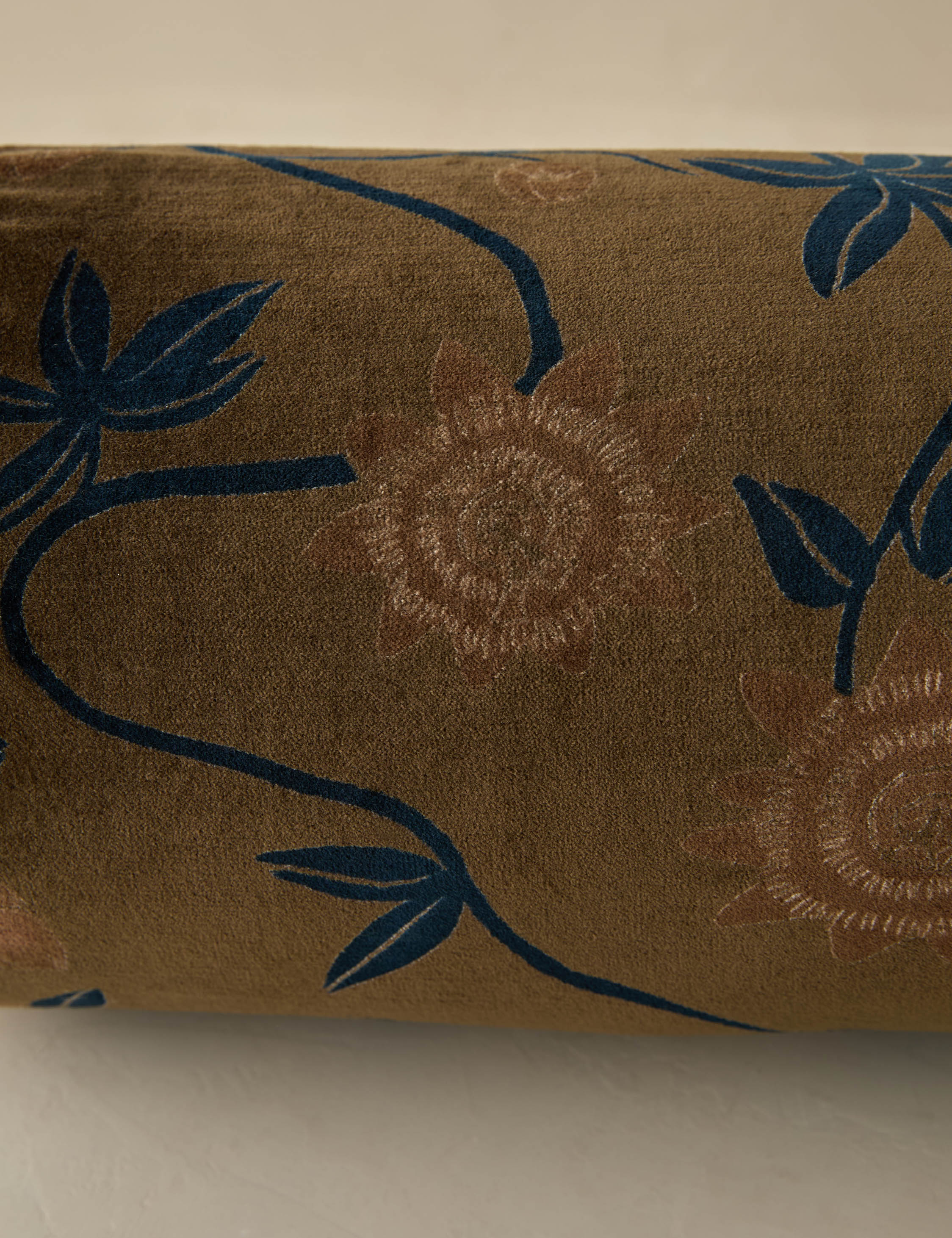 Royce Velvet Pillow - Image 18