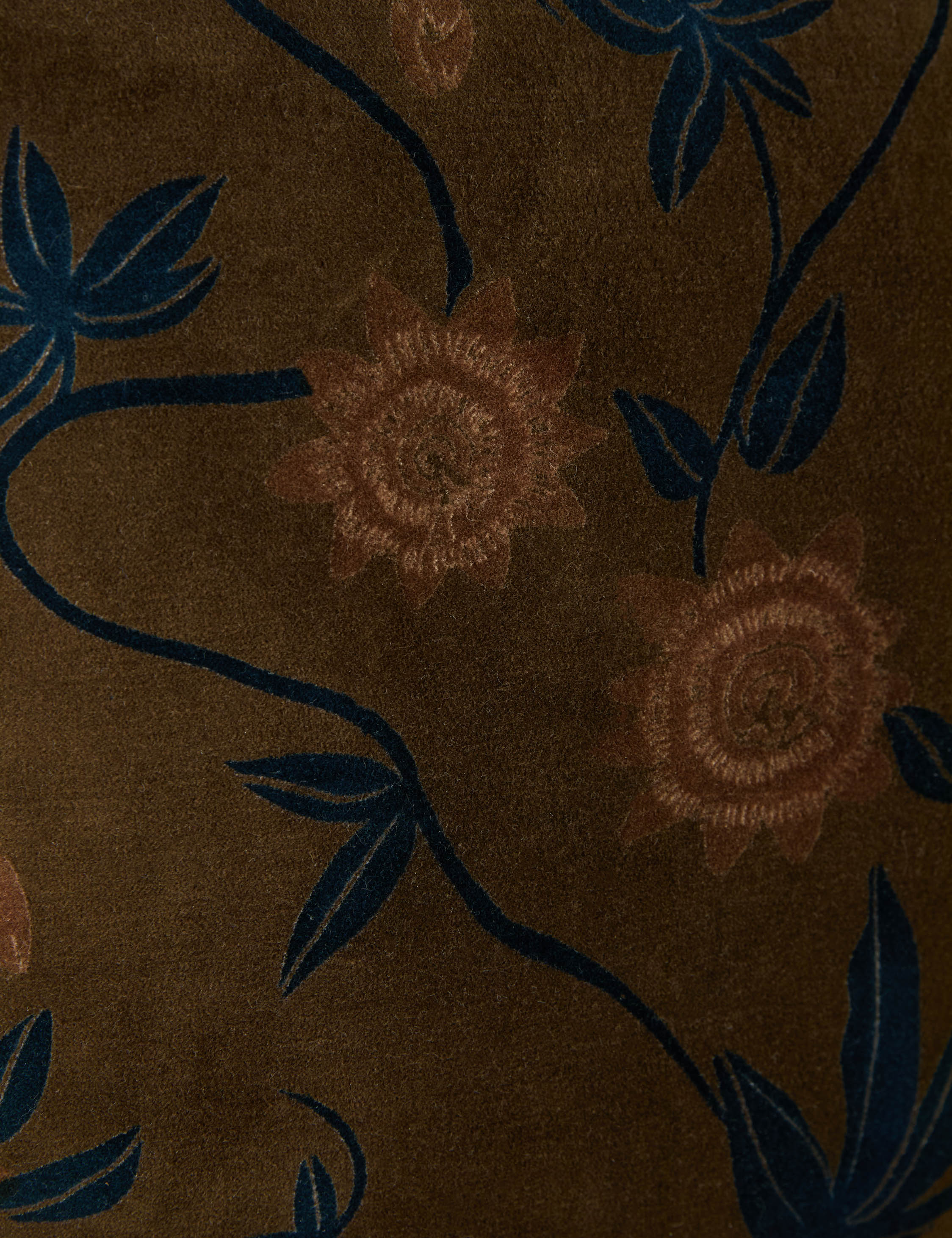 Royce Velvet Pillow - Image 19