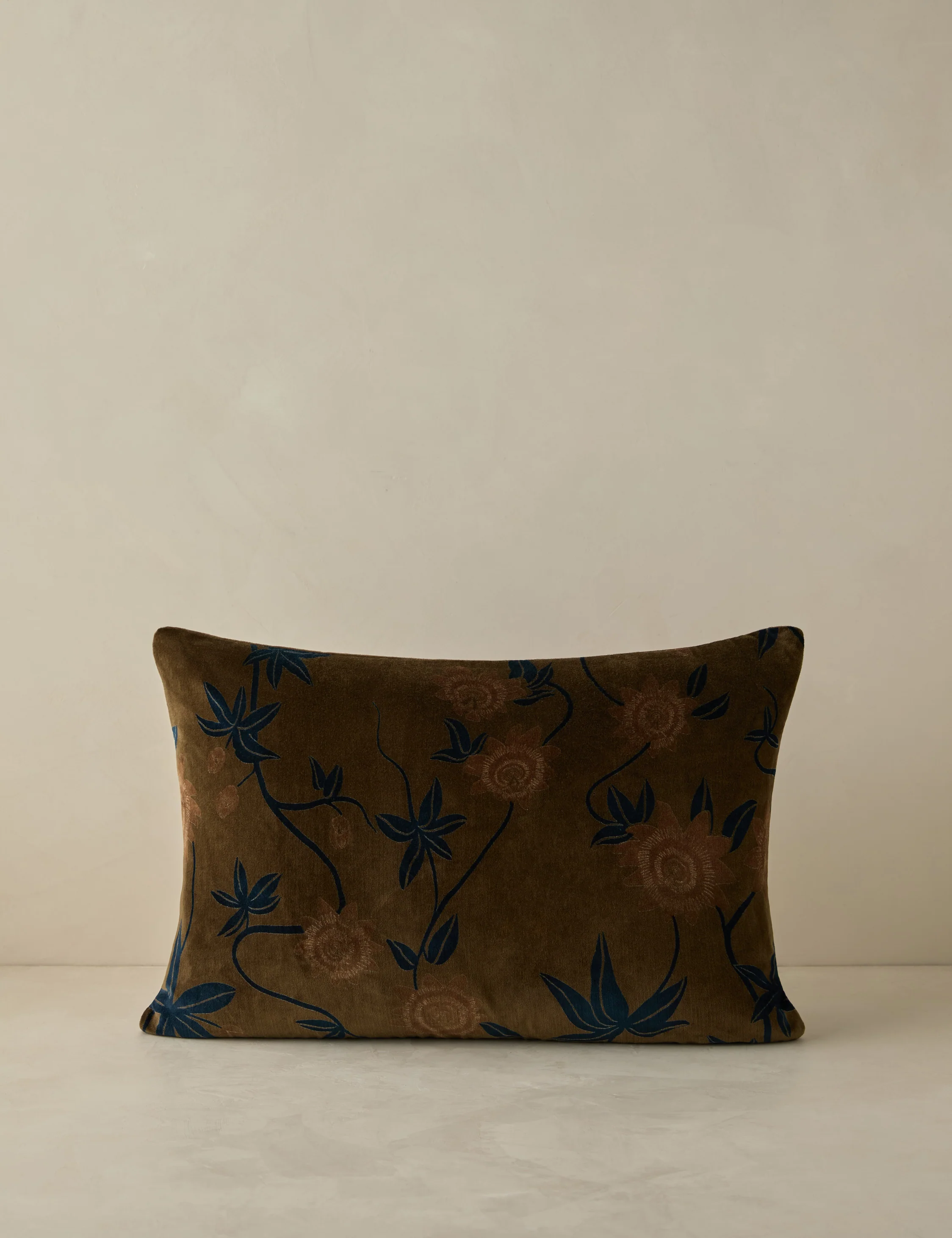 Royce Velvet Pillow - Image 3