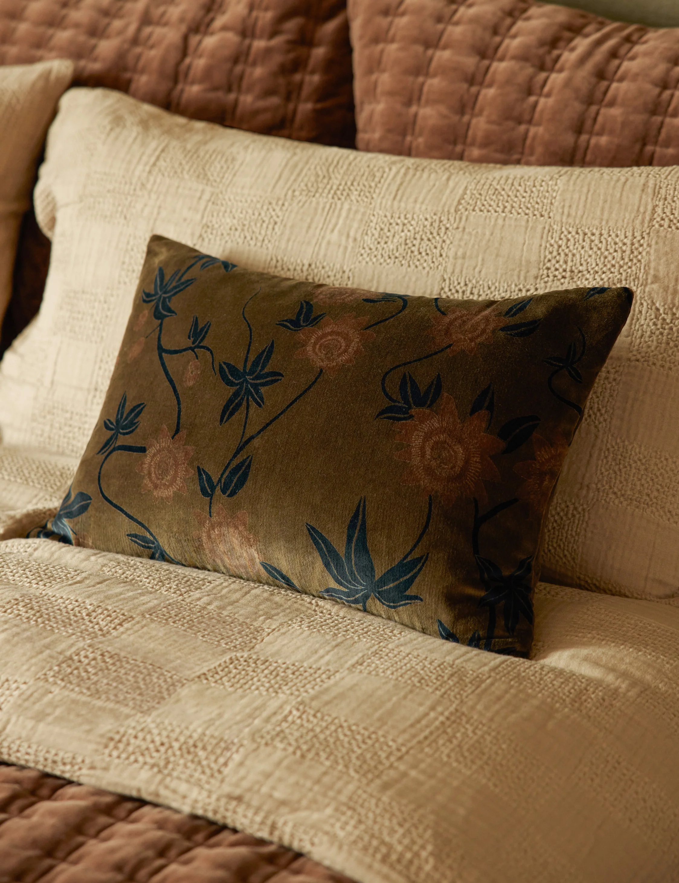 Royce Velvet Pillow - Image 6