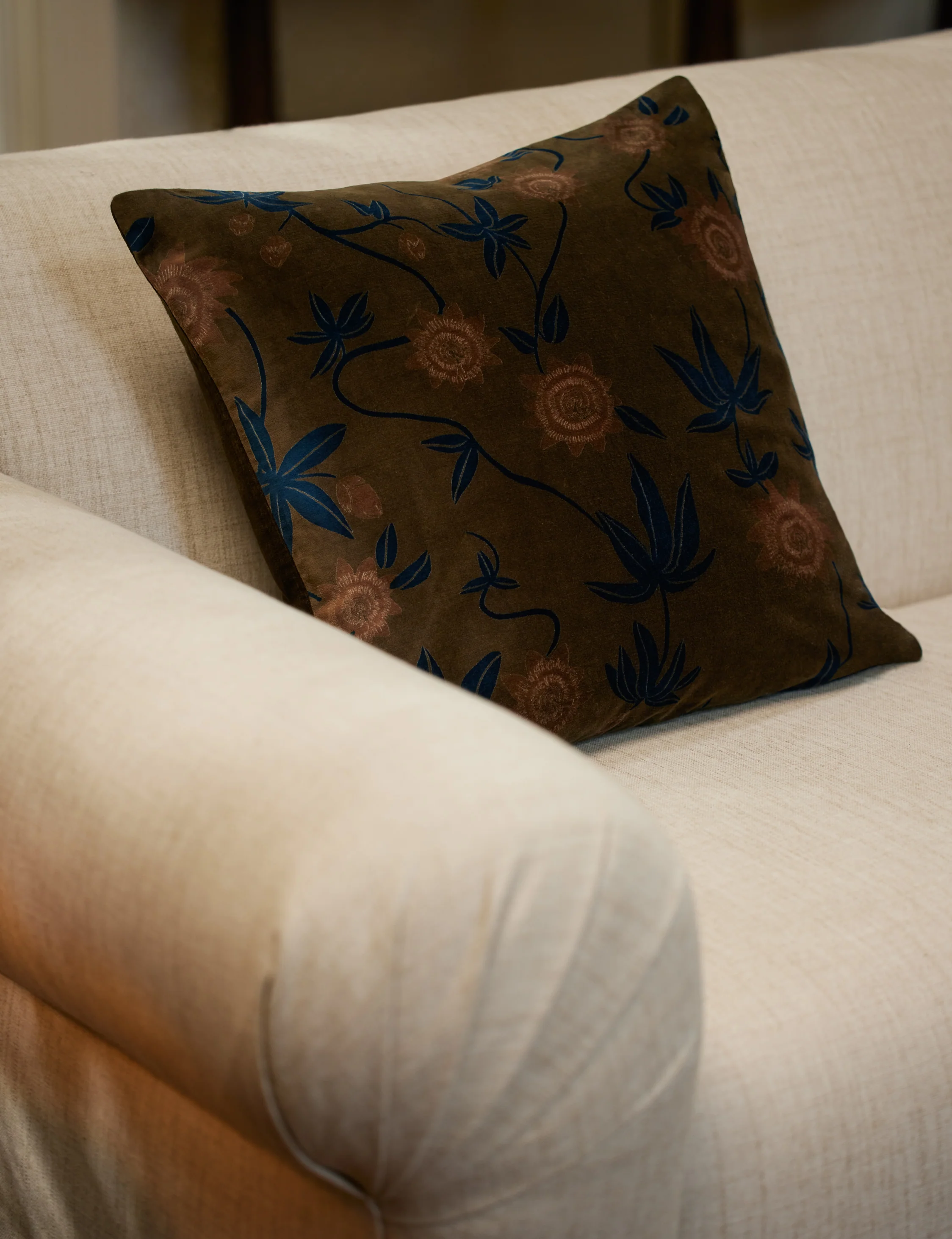 Royce Velvet Pillow - Image 7