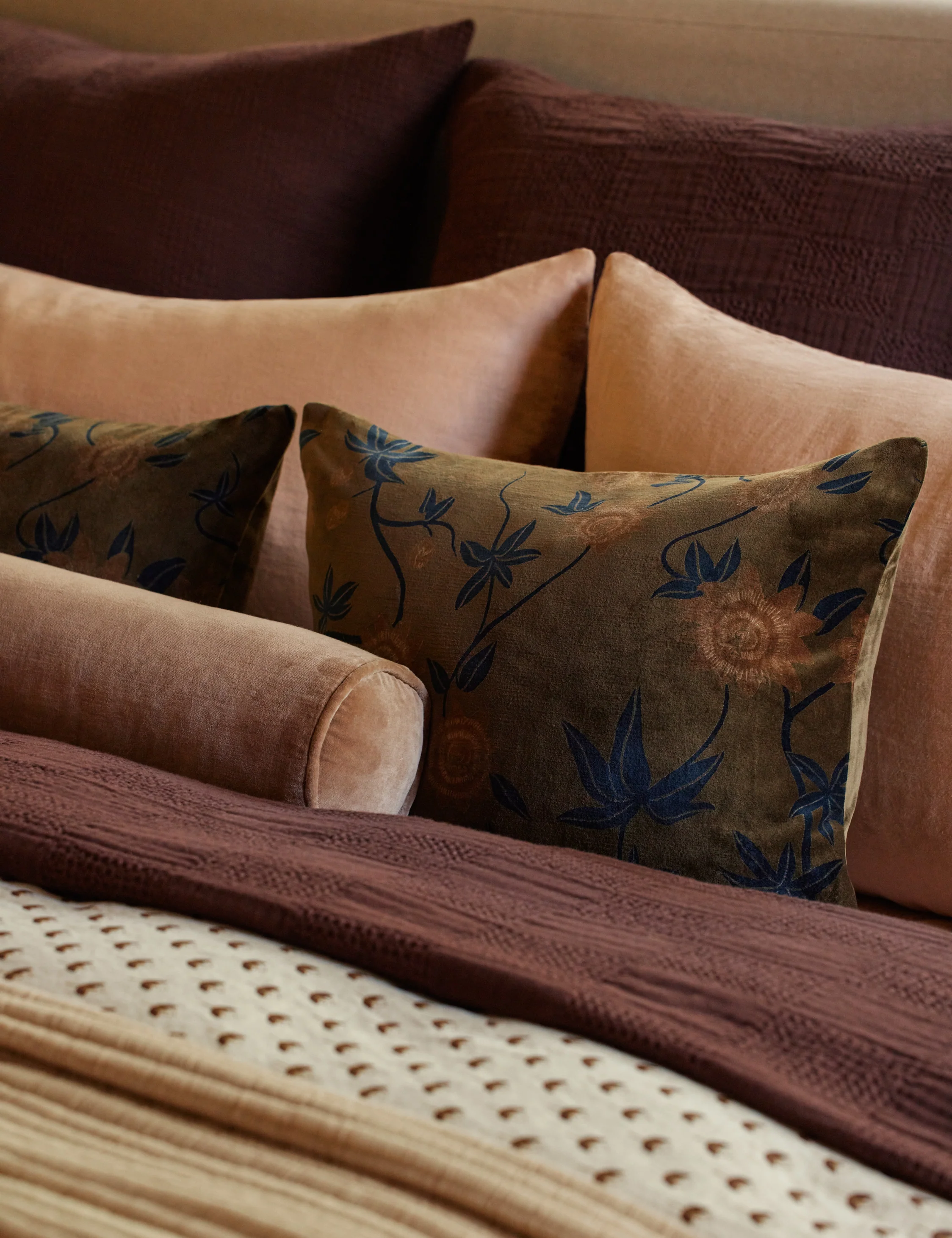 Royce Velvet Pillow - Image 8