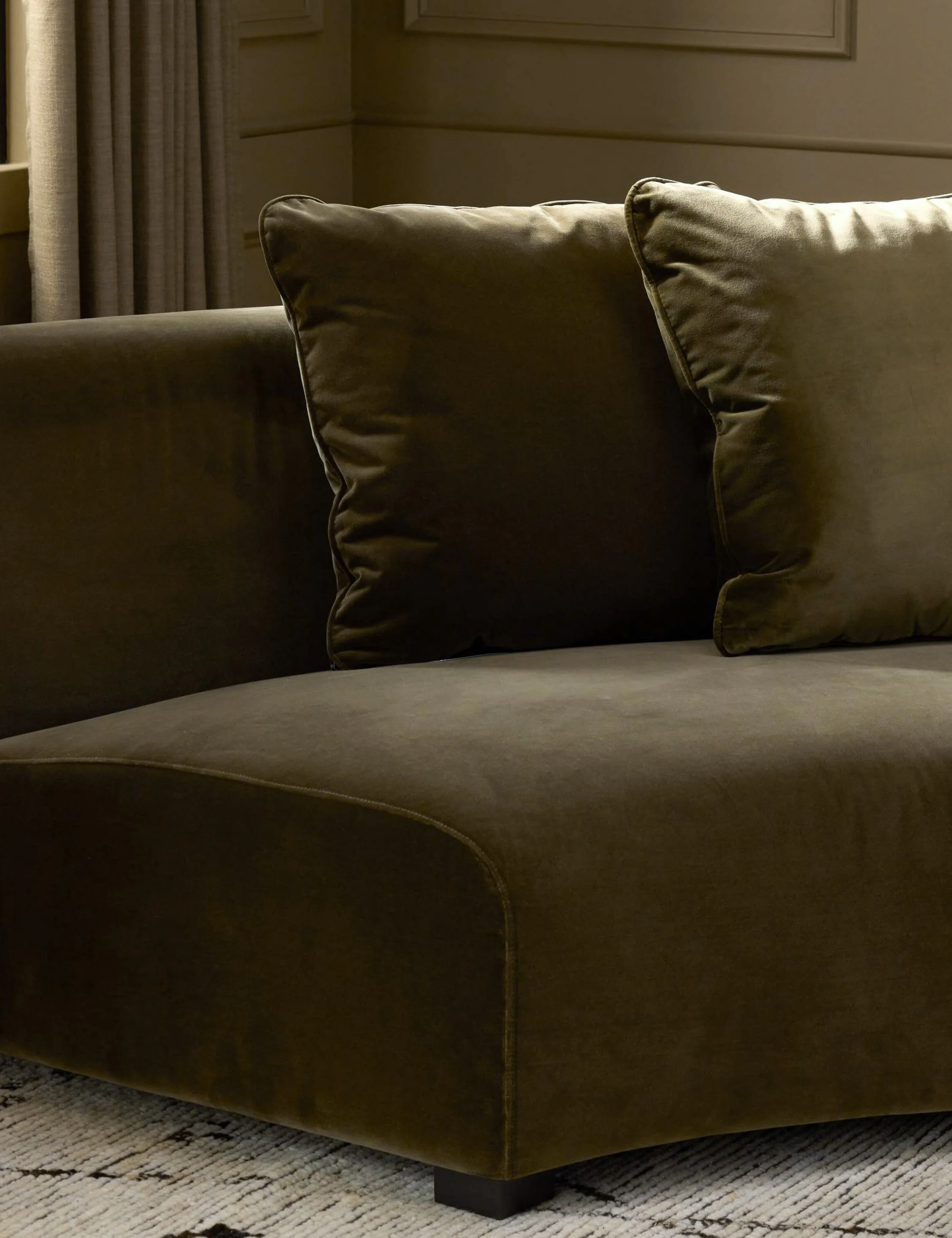 Saban 2-Piece Curved Sectional Sofa - Image 20