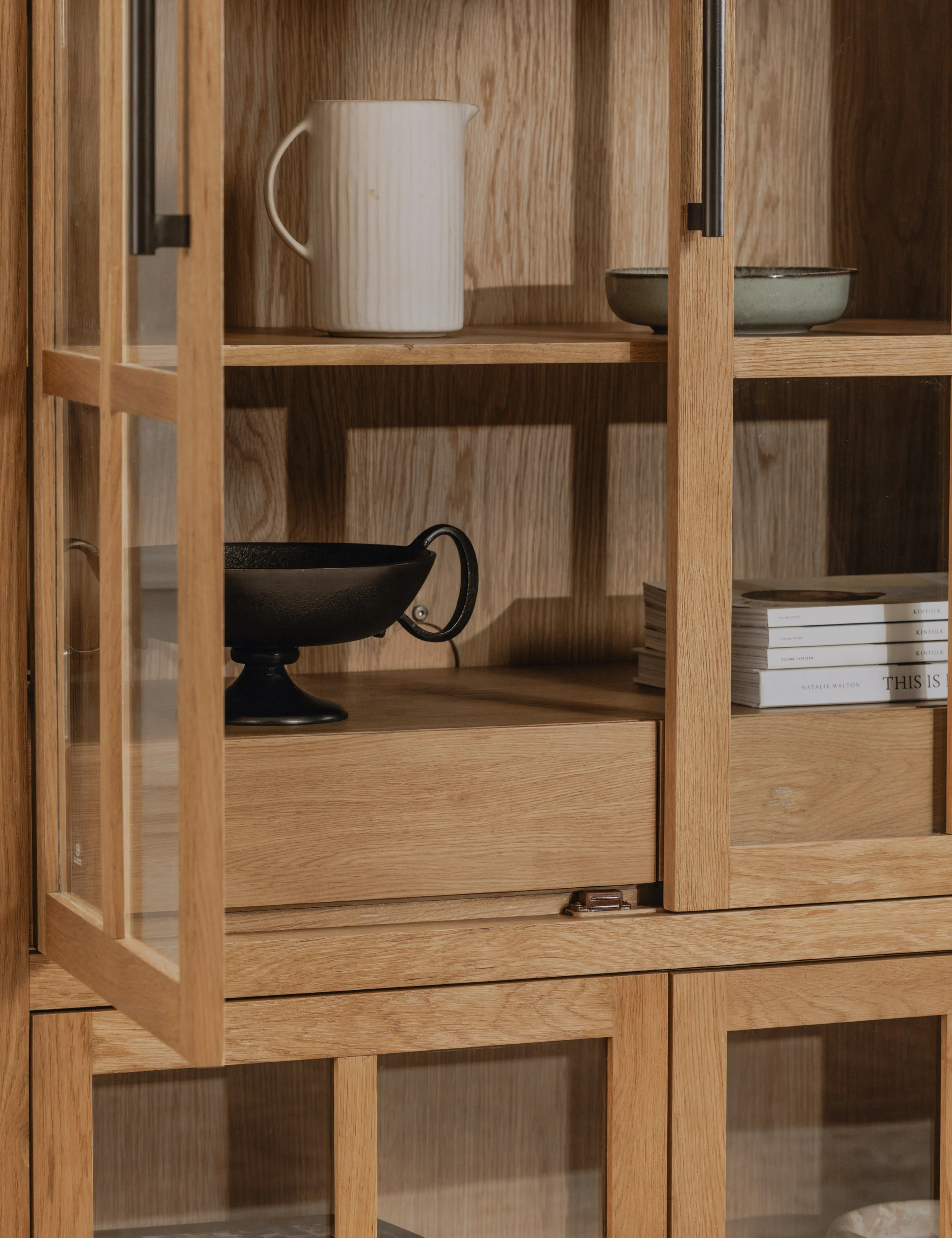 Santos Curio Cabinet - Image 9