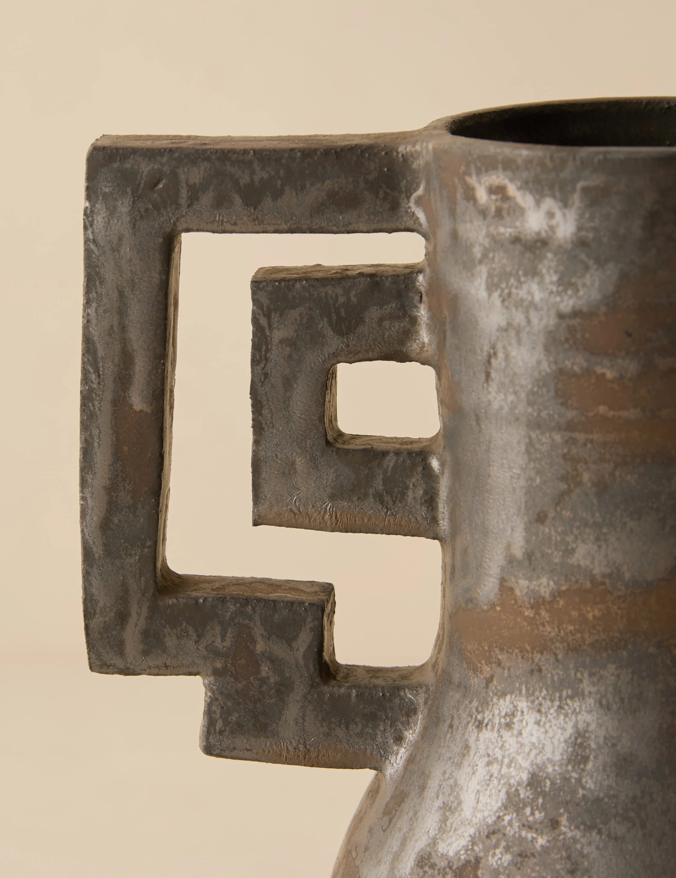 Traverse Vase by Salamat Ceramics - Image 4