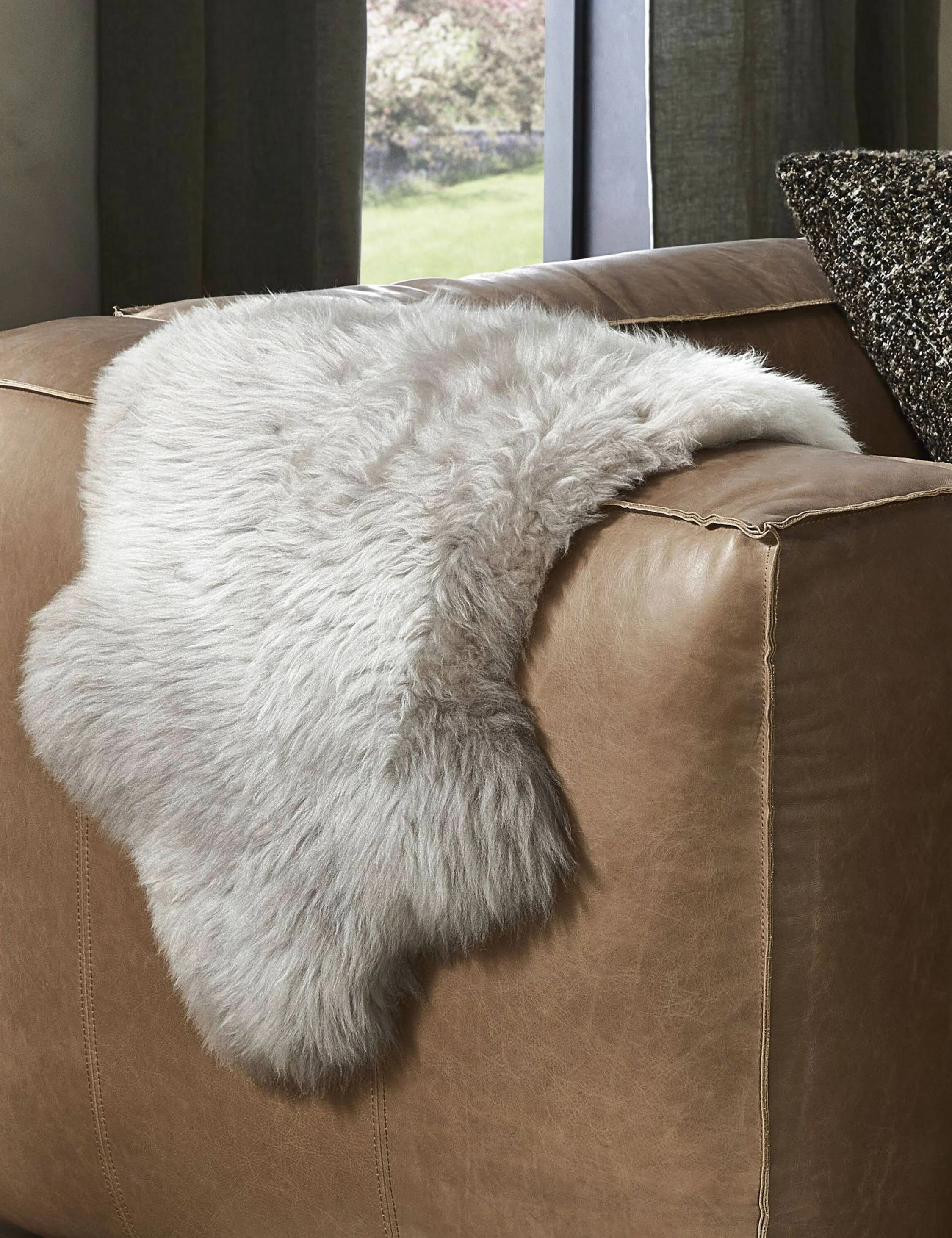 Vale Ombre Sheepskin Throw - Image 14