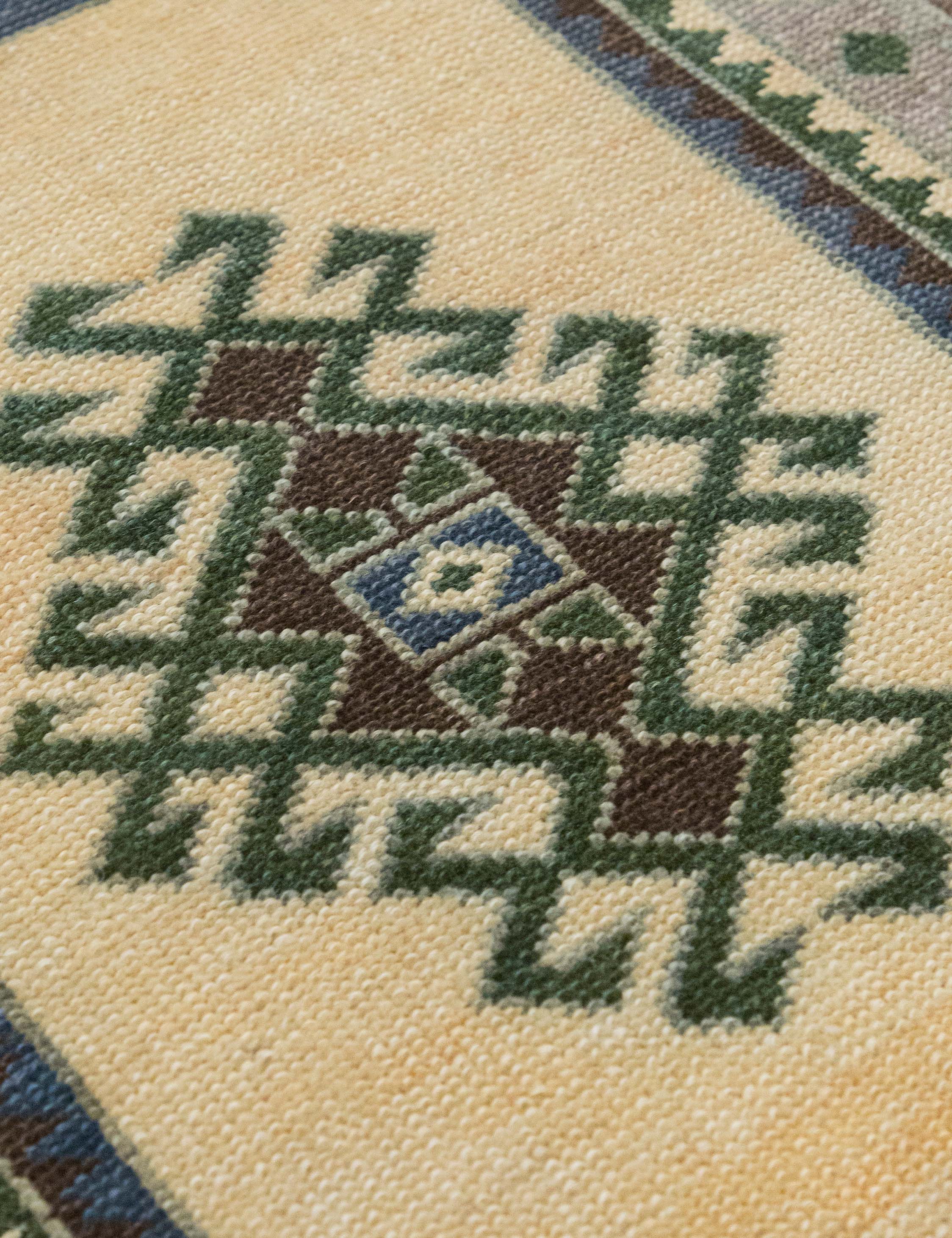 Vintage Turkish Hand-Knotted Wool Mini Rug No. 316, 1'6" x 3'2" - Image 3