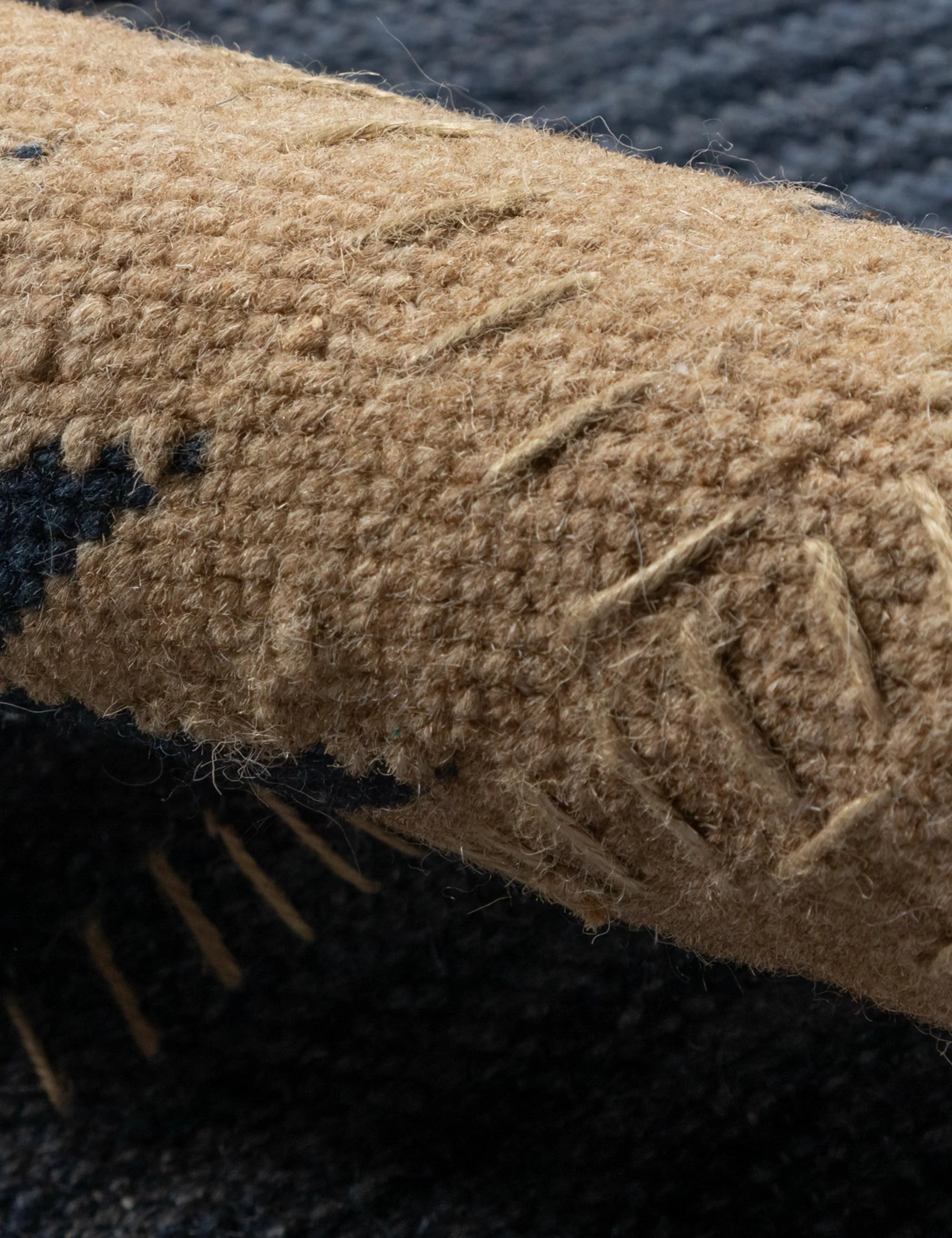 Vion Handwoven Wool Rug - Image 5